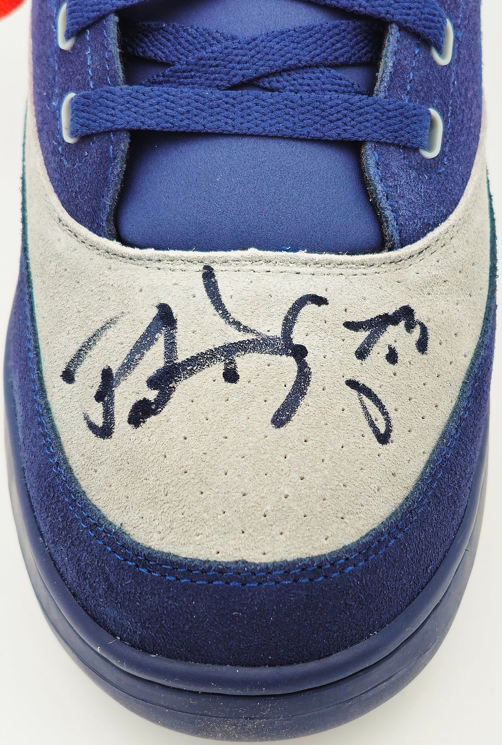Patrick Ewing Autographed Navy & Grey Ewing Athletics 33 HI OG Right Shoe Georgetown Hoyas Size 13 Beckett BAS Witness Stock #236556 - Image 2