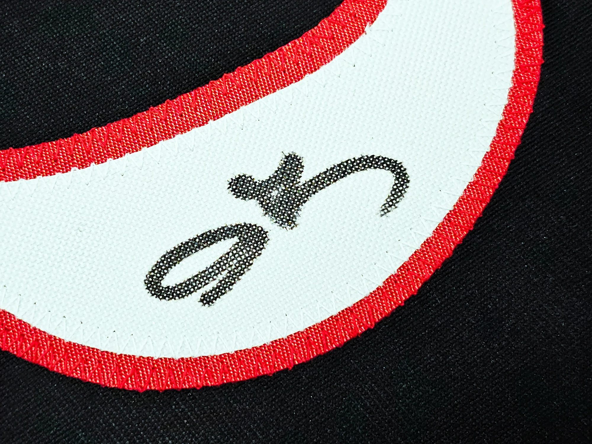 Philadelphia 76ers Allen Iverson Autographed Black Jersey Beckett BAS Witness Stock #220682 - Image 4