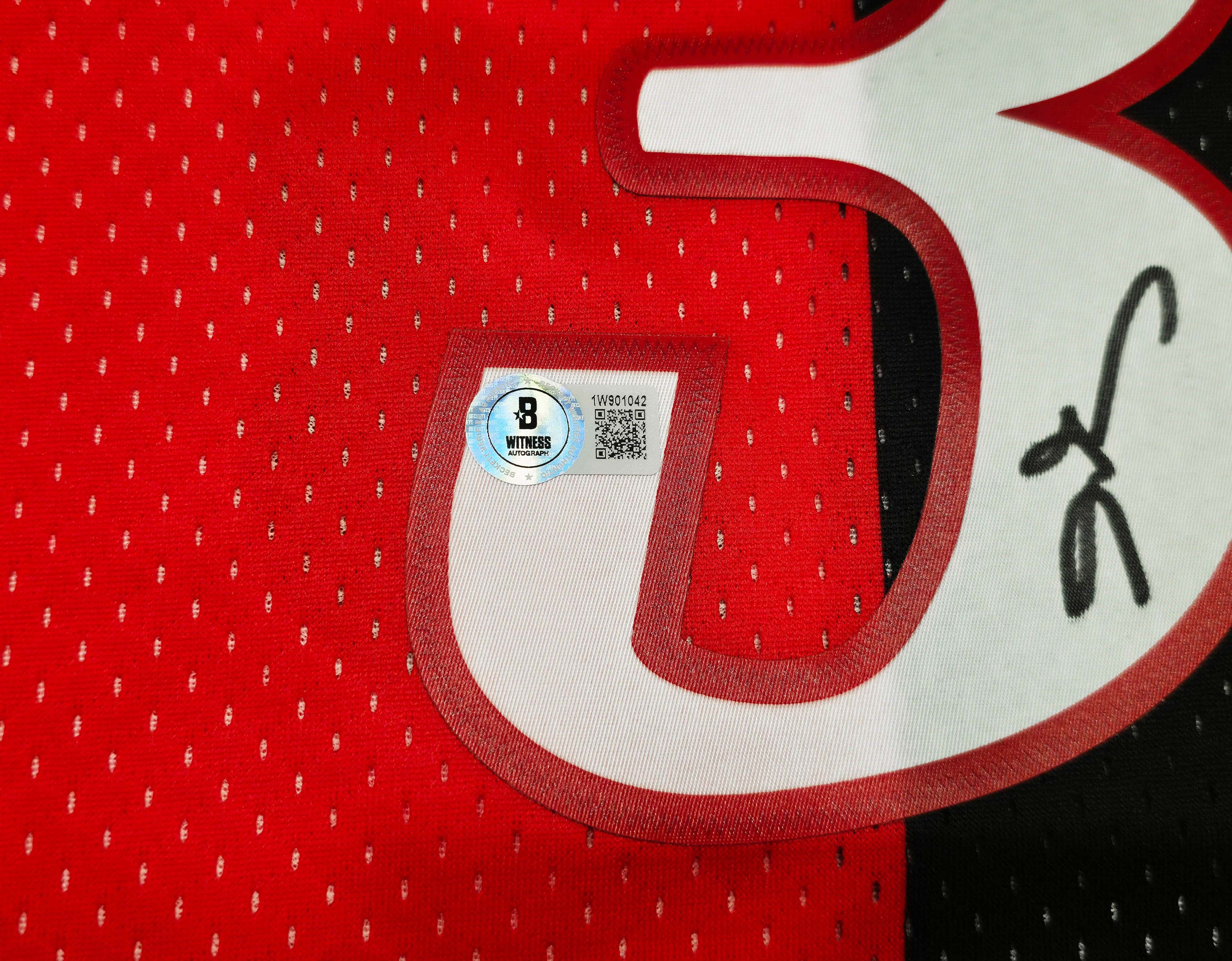 Philadelphia 76ers Allen Iverson Autographed Black & Red Authentic Mitchell & Ness 2000-01 HWC Swingman Split Jersey Size XL Beckett BAS Witness Stock #253624 - Image 5