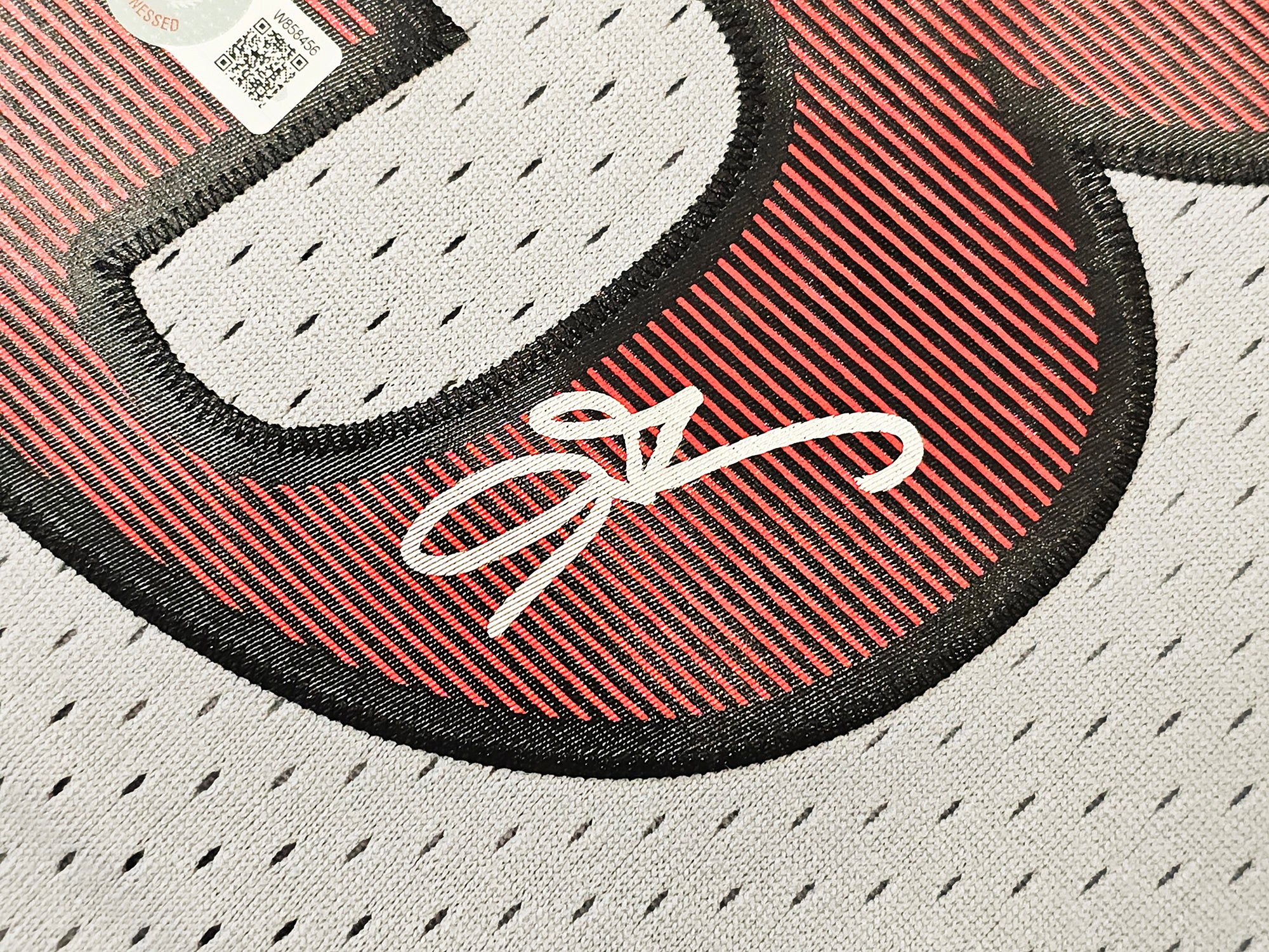 Philadelphia 76ers Allen Iverson Autographed Grey Authentic Mitchell & Ness 1997-98 HWC Swingman Jersey Size XL Beckett BAS Witness Stock #220431 - Image 4