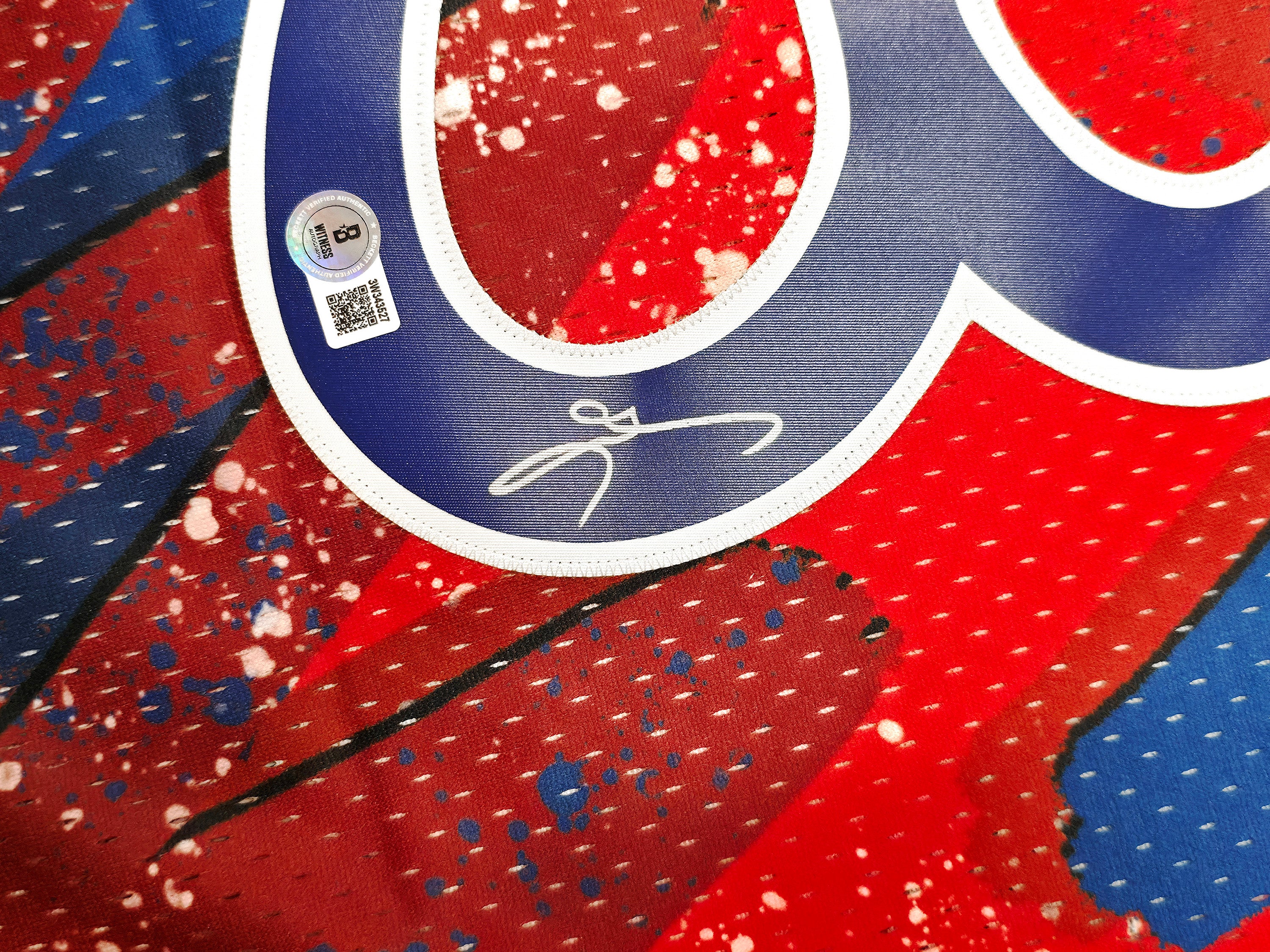 Philadelphia 76ers Allen Iverson Autographed Red Authentic Mitchell & Ness 1996-97 HWC Swingman Hyper Hoops Jersey Size L Beckett BAS Witness Stock #253628 - Image 4