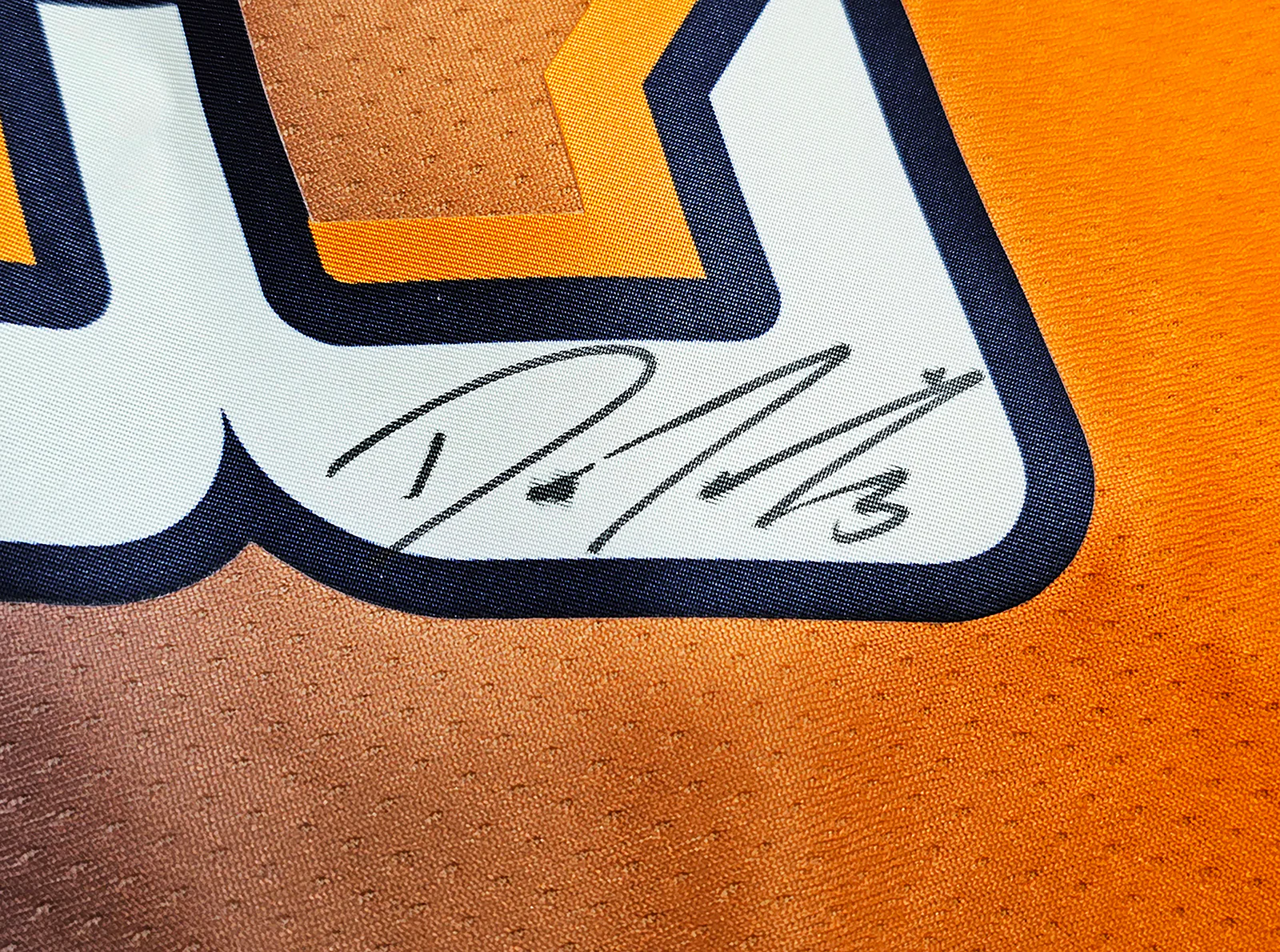 Phoenix Mercury Diana Taurasi Autographed Purple Nike Explorer Edition Jersey Size L Beckett BAS QR Stock #214838 - Image 4