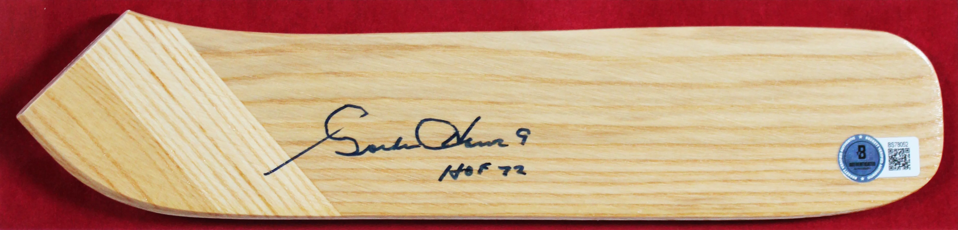 Red Wings Gordie Howe "HOF 72" Signed Hockey Stick Framed Display BAS #BS78052 - Image 3