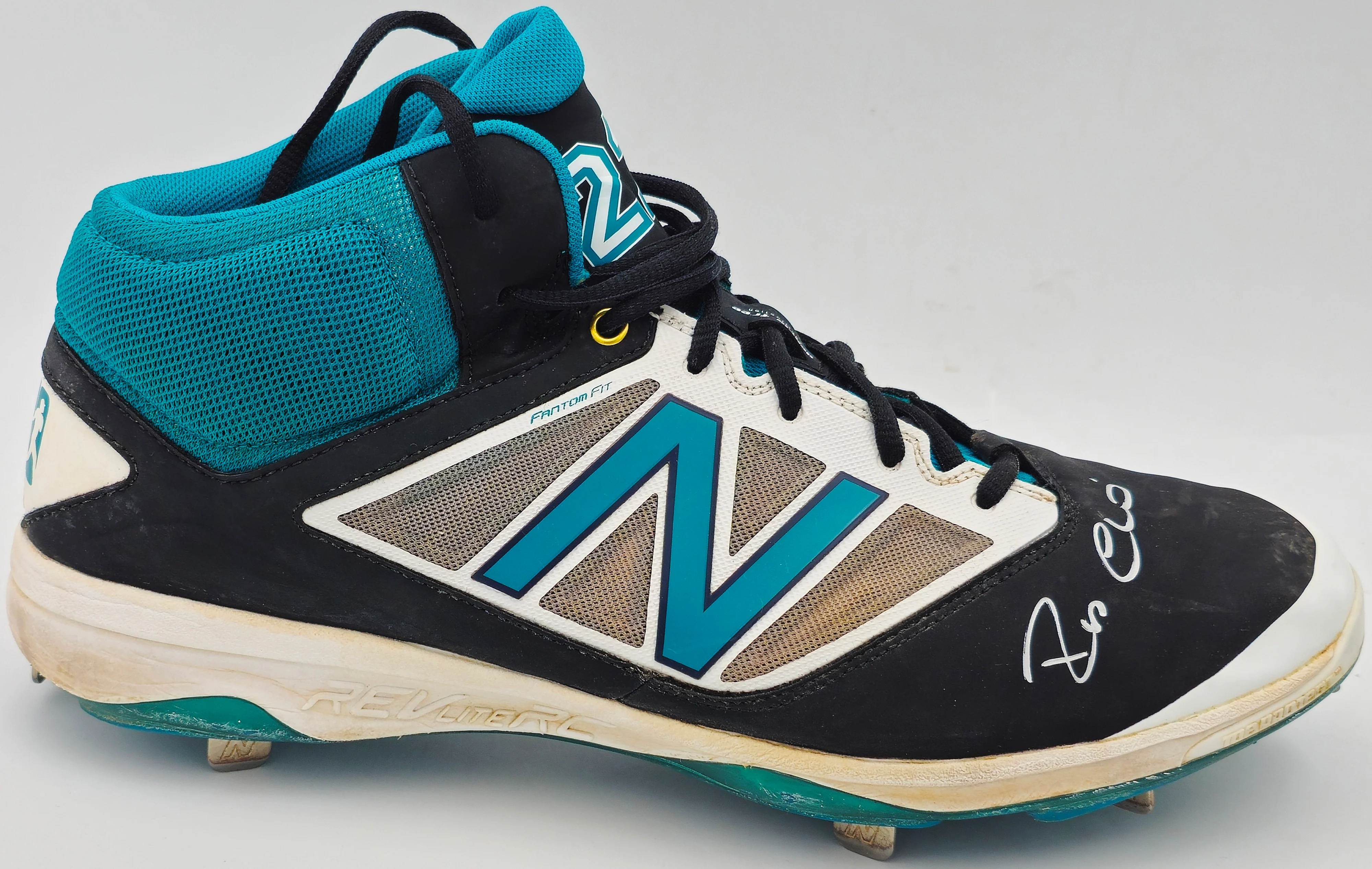 Robinson Cano Autographed Pair of Game Used Black & Teal New Balance Revlite Cleats Seattle Mariners PSA/DNA #7A96543 & 7A96544 - Image 5