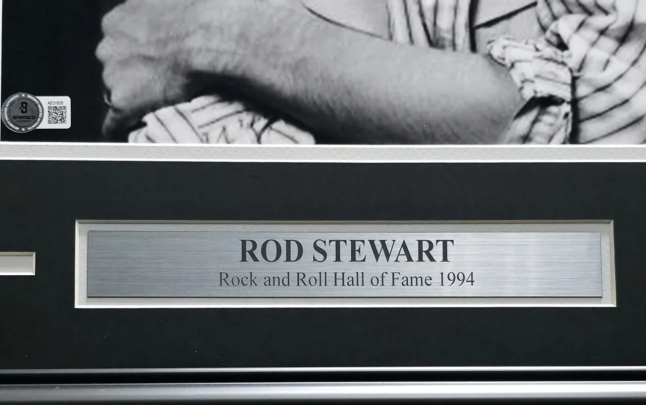 Rod Stewart Autographed Framed 11x14 Photo Beckett BAS #AE31835 - Image 5