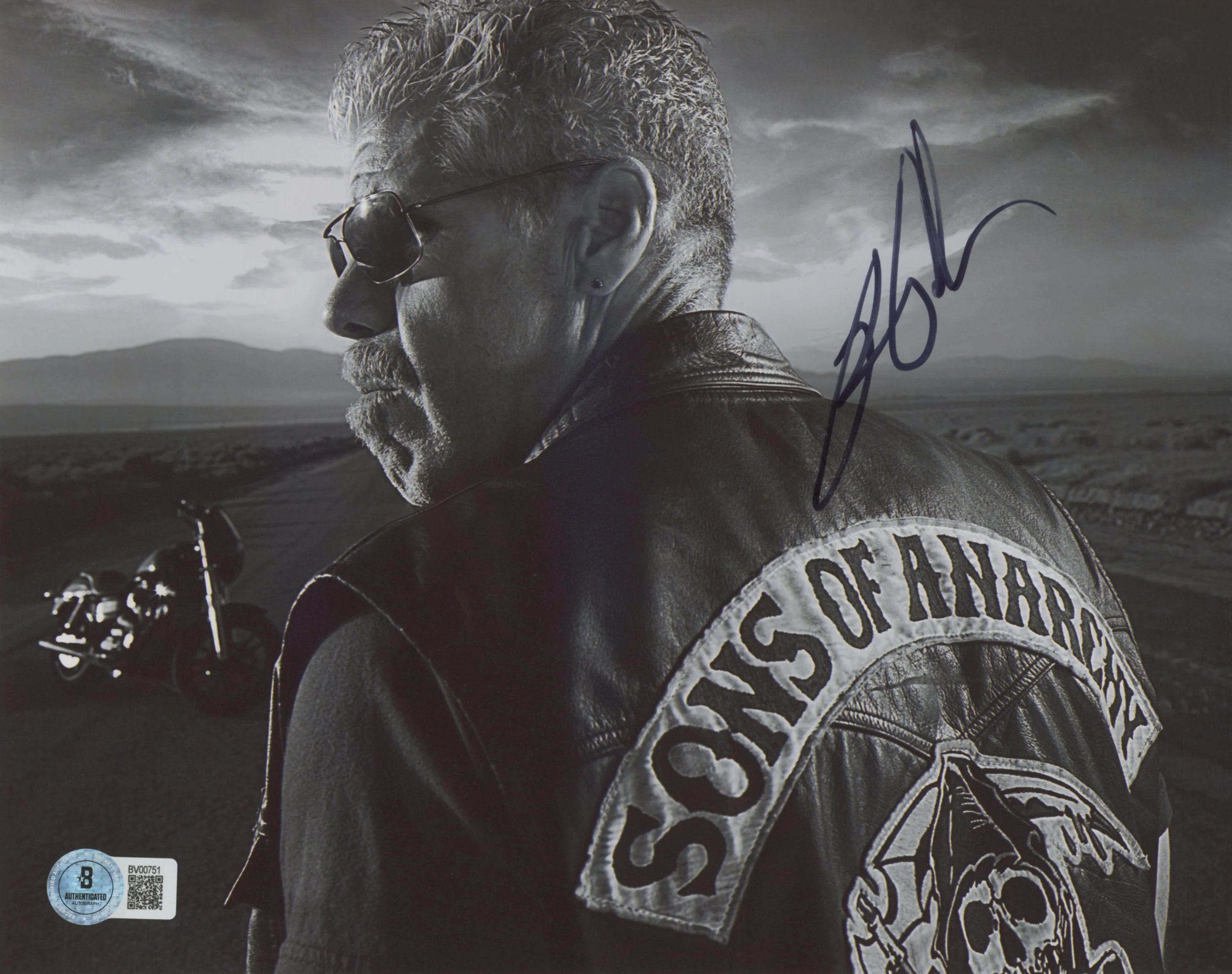 Ron Perlman Sons of Anarchy Authentic Signed 8x10 Photo Autographed BAS #BV00751