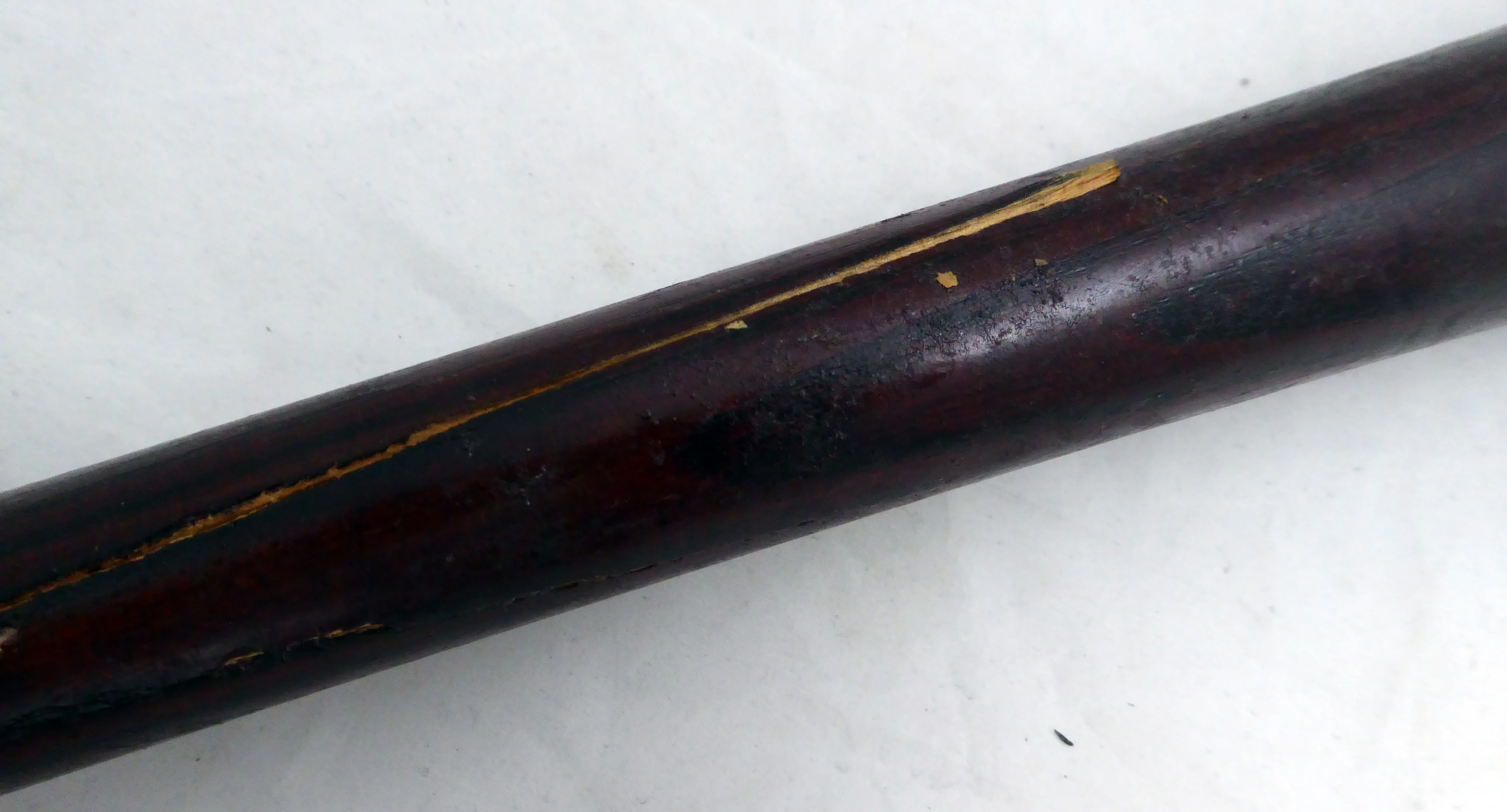 Russ Davis Unsigned Seattle Mariners Red Hoosier Game Used Bat Cracked SKU #214067 - Image 4