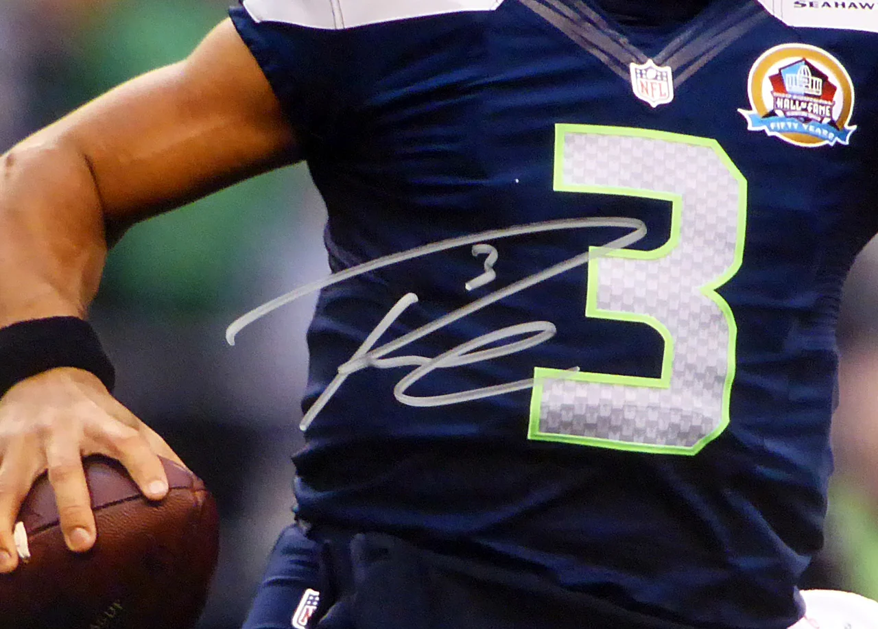 Russell Wilson Autographed 16x20 Photo Seattle Seahawks RW Holo Stock #91024 - Image 2