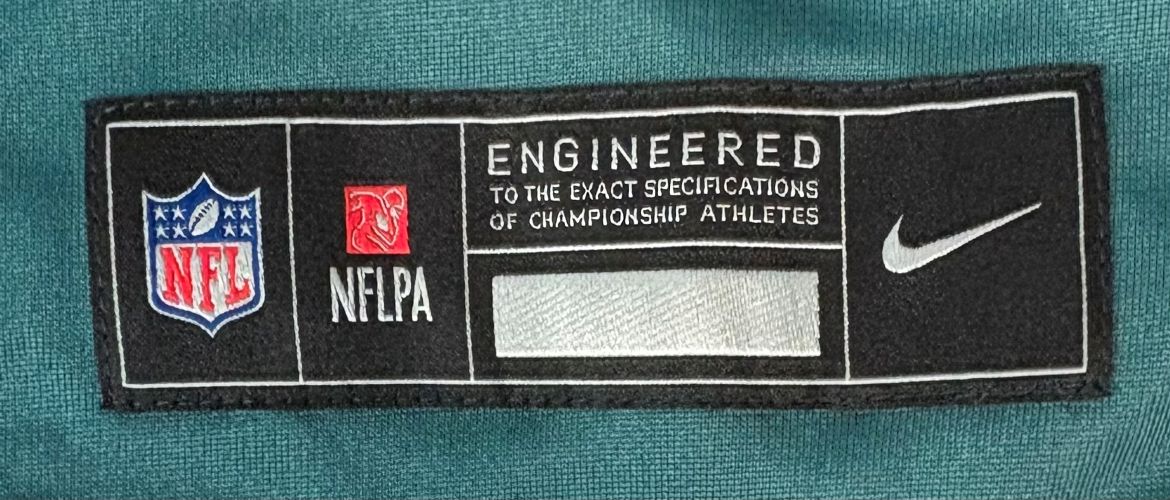 Saquon Barkley Signed Philadelphia Eagles Nike Game Replica Jersey PSA/DNA - Image 4