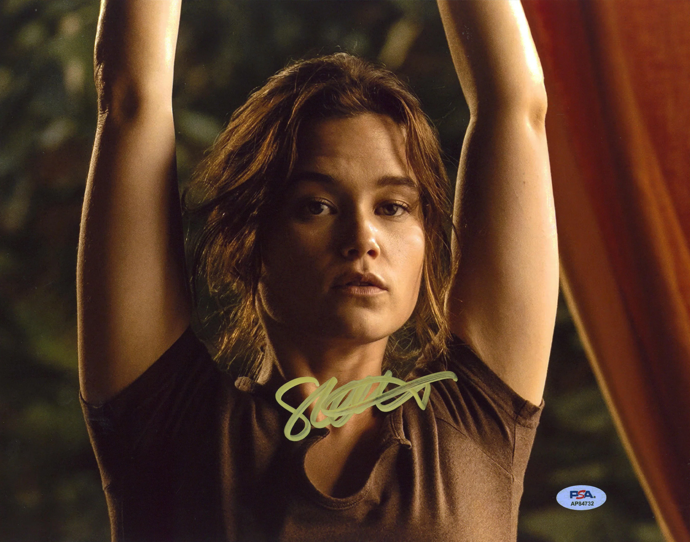 Sarah Catherine Hook The White Lotus Authentic Signed 11x14 Photo PSA #AP84732 - Image 2