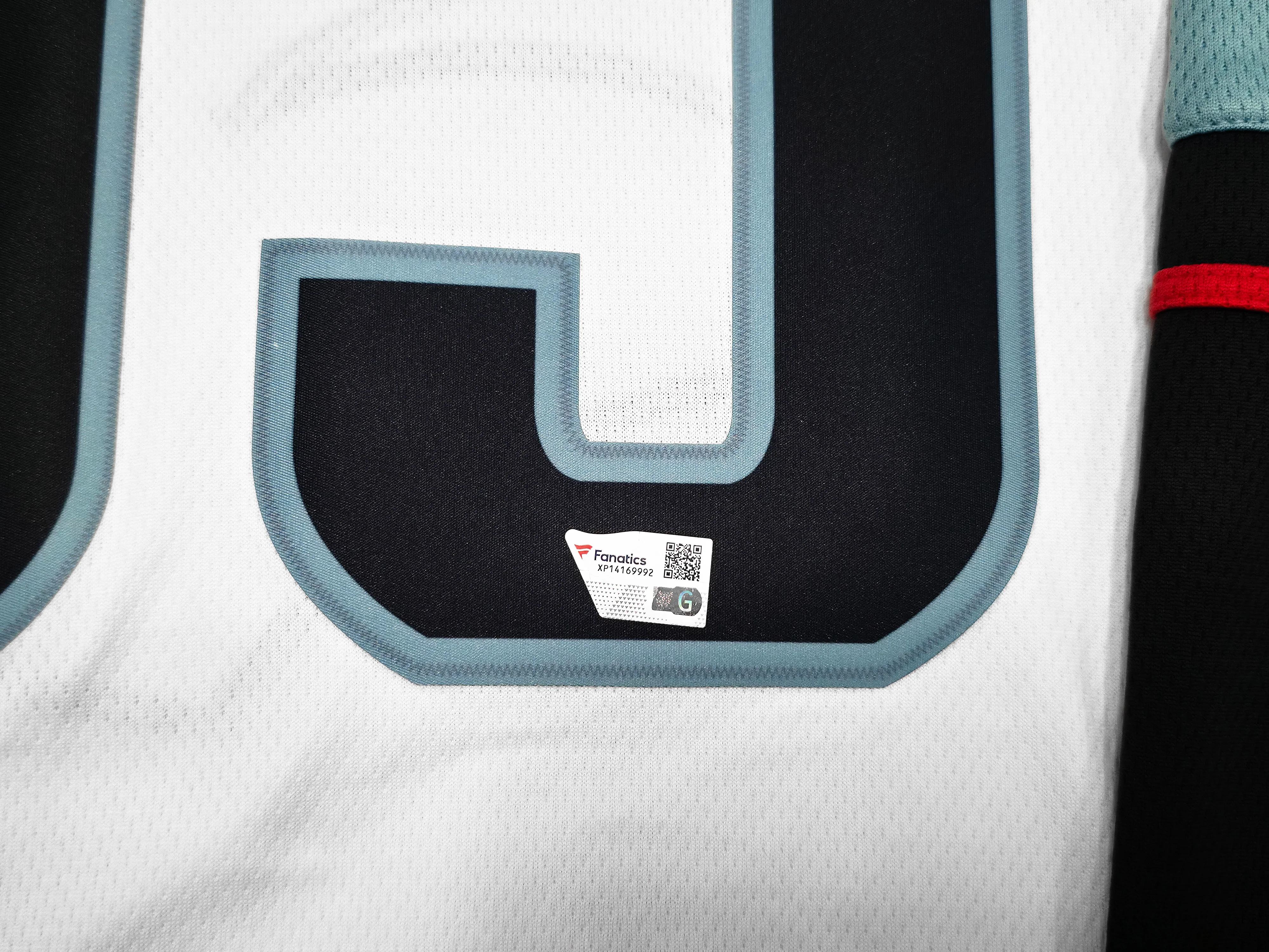 Seattle Kraken Andre Burakovsky Autographed White Fanatics Jersey Size XL Fanatics Holo Stock #257000 - Image 4