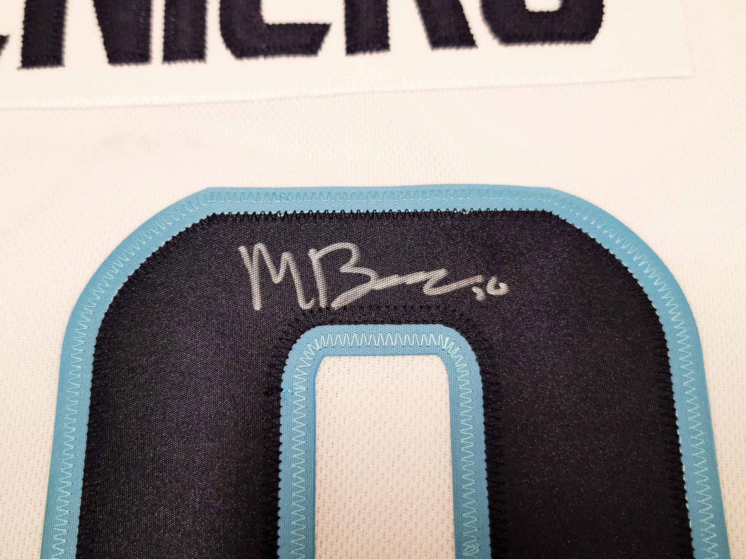 Seattle Kraken Matty Beniers Autographed White Adidas Authentic Jersey Size 54 With Inaugural Patch "NHL Debut" Fanatics Holo Stock #206011 - Image 4