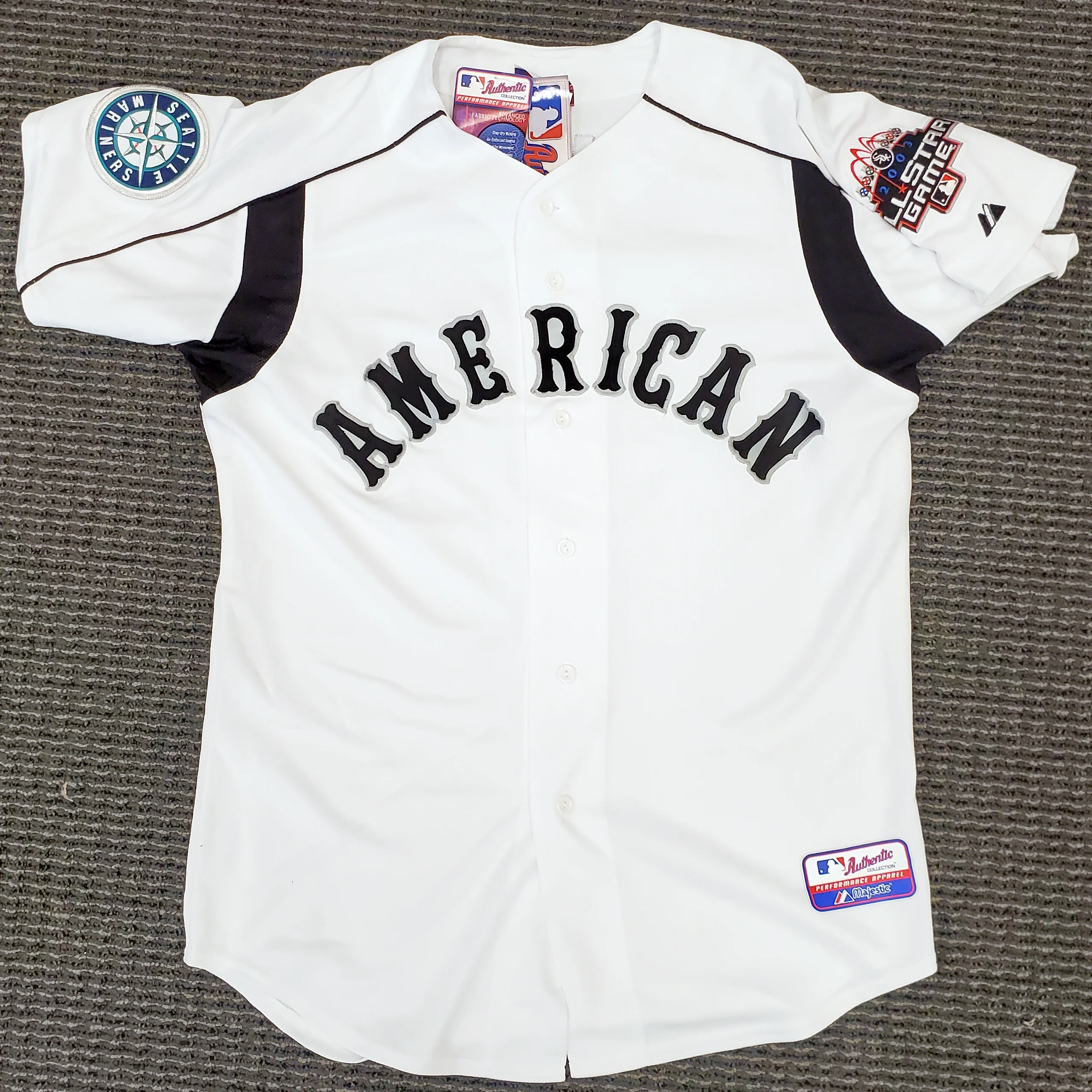 Seattle Mariners Ichiro Suzuki Autographed White Majestic 2003 All-Star Game Jersey Size XL "51" IS Holo Stock #189996 - Image 4