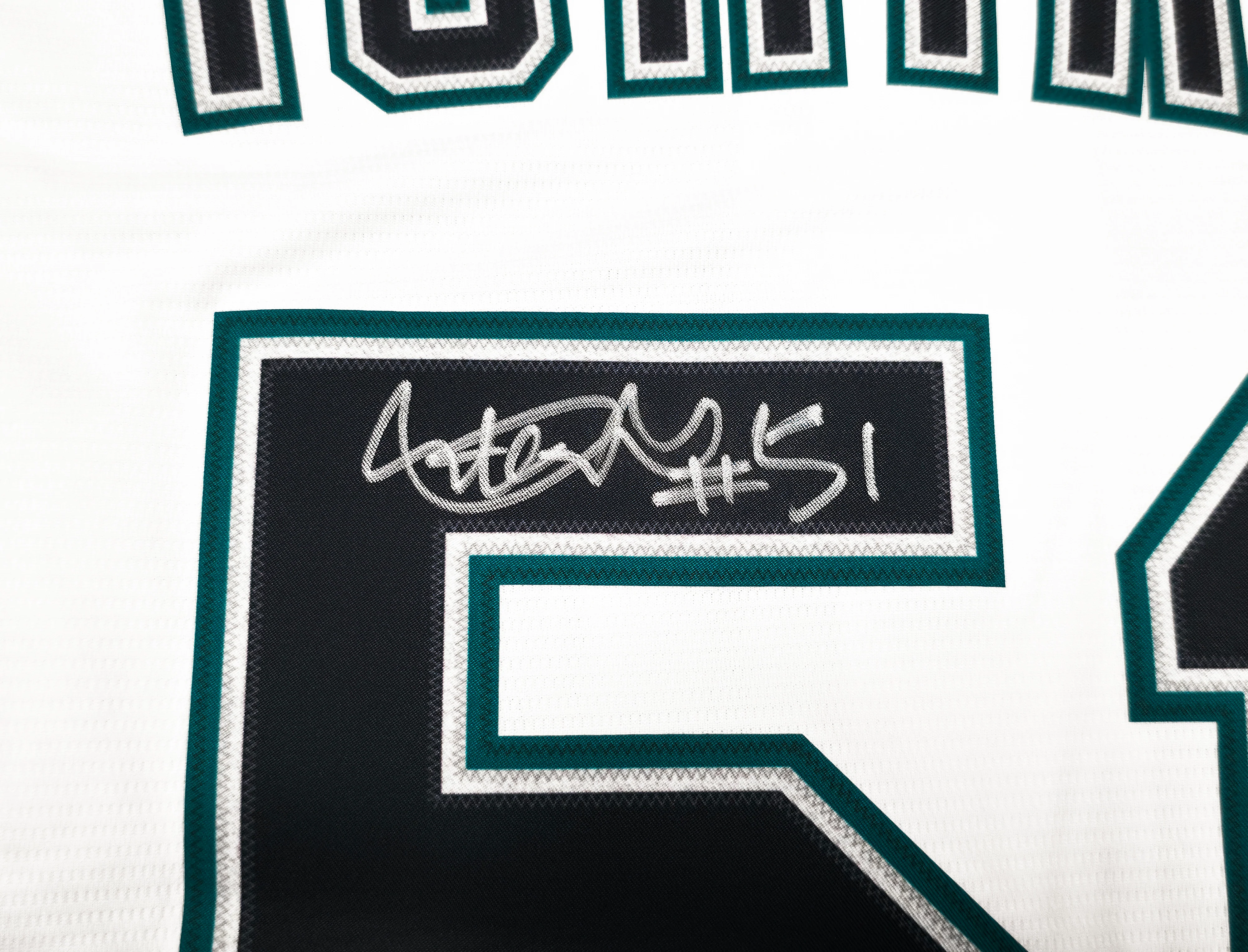Seattle Mariners Ichiro Suzuki Autographed White Nike Jersey Size L "#51" IS Holo & Beckett BAS Witness Stock #254343 - Image 3