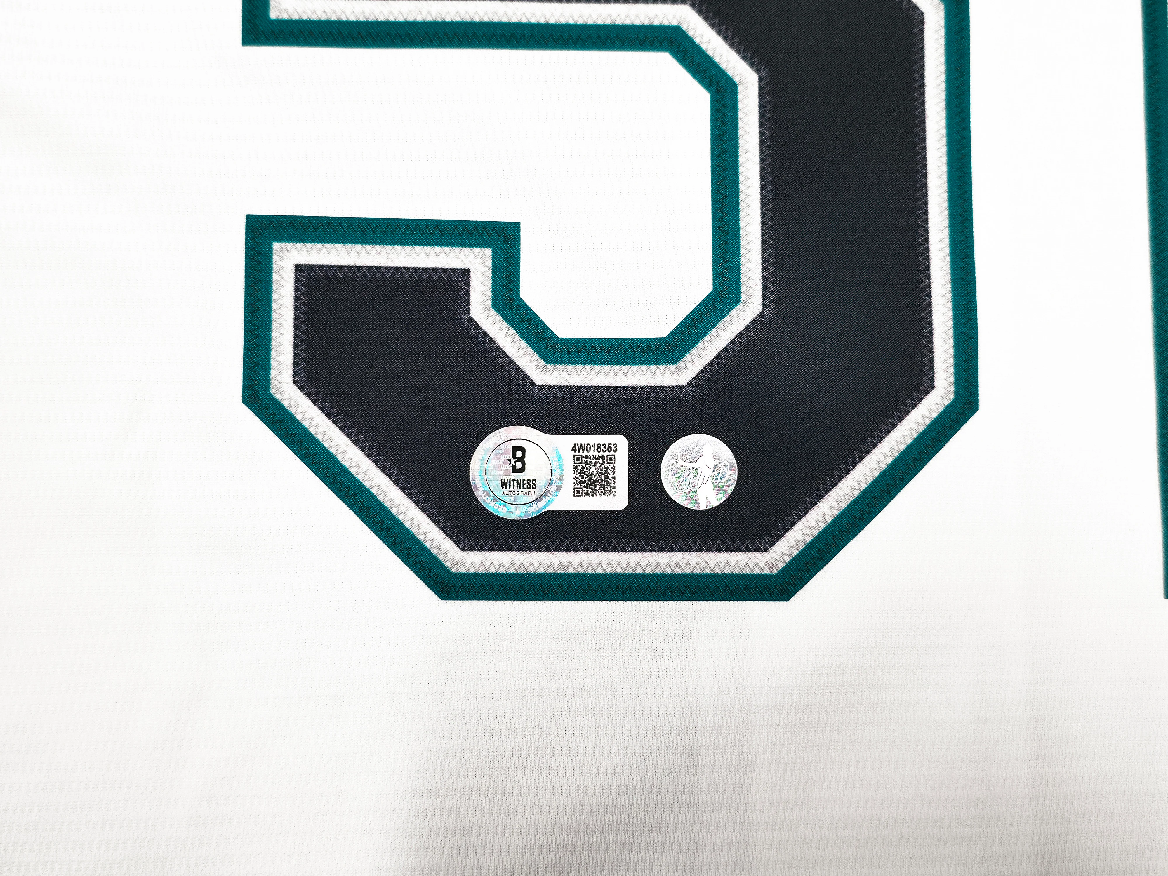 Seattle Mariners Ichiro Suzuki Autographed White Nike Jersey Size XL "HOF 25" IS Holo & Beckett BAS Witness Stock #254346 - Image 5