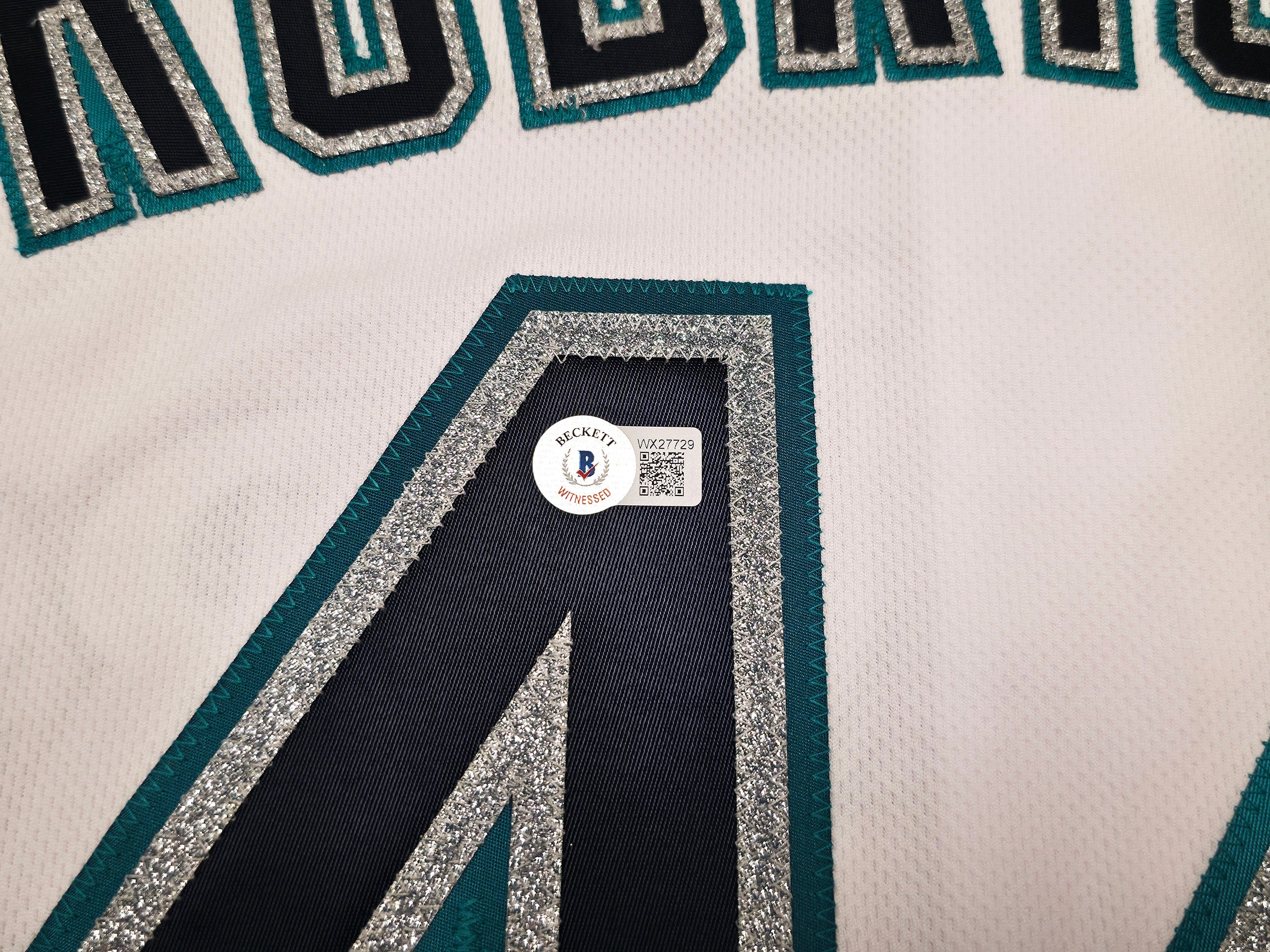 Seattle Mariners Julio Rodriguez Autographed White Nike Authentic Collection Jersey Size 52 Beckett BAS Witness Stock #252429 - Image 4