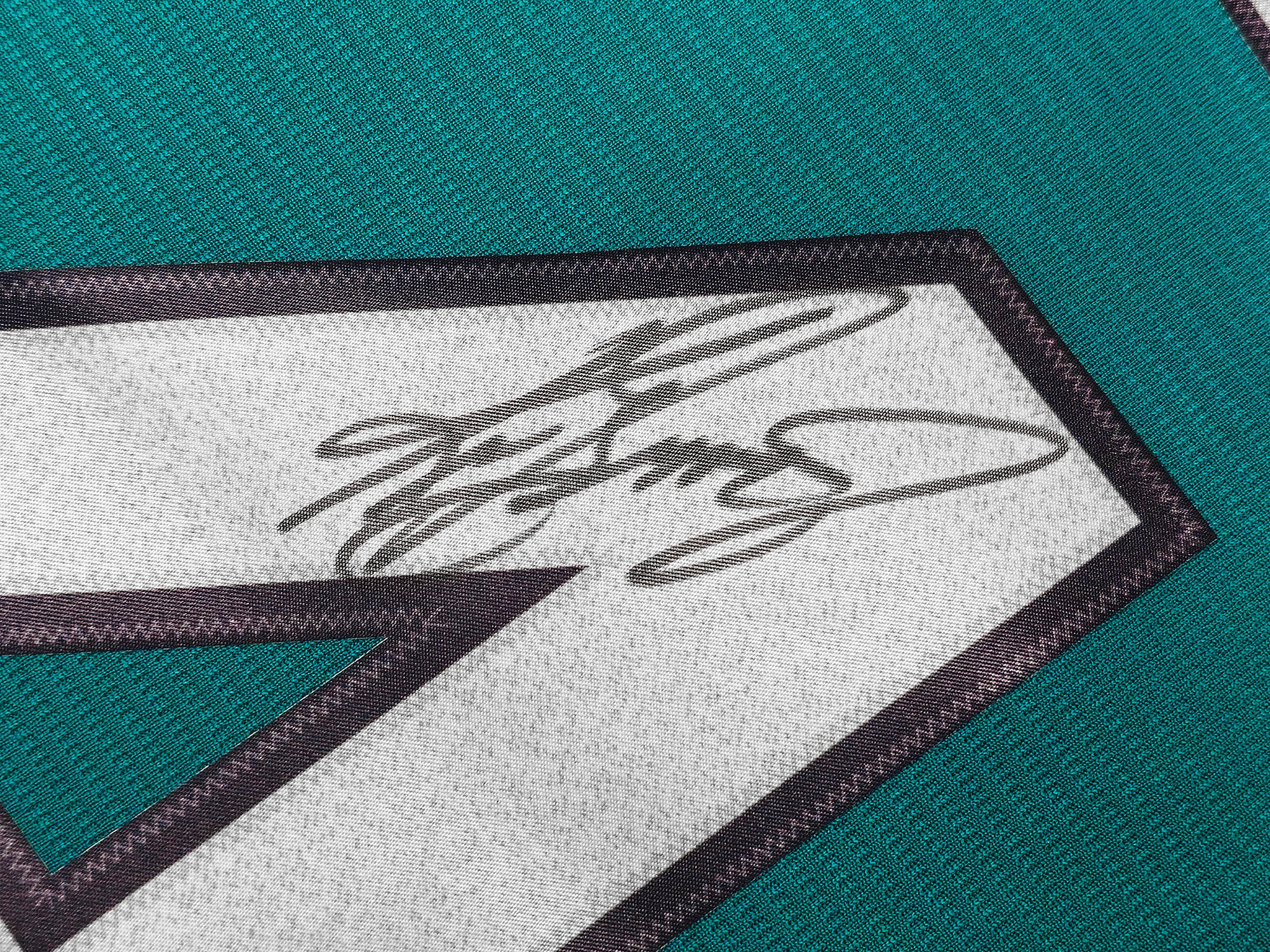 Seattle Mariners Ken Griffey Jr. Autographed Teal Nike Jersey Size M Beckett BAS Witness Stock #230141 - Image 4