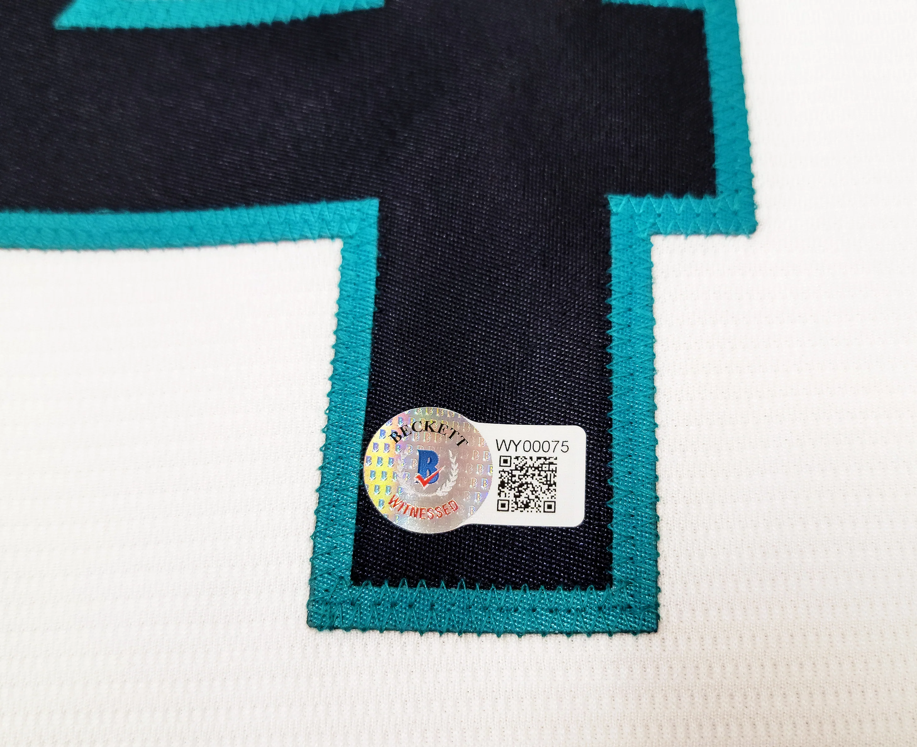 Seattle Mariners Ken Griffey Jr. Autographed White Nike Cooperstown Edition Jersey Retirement Patch Size L Beckett BAS QR Stock #206019 - Image 5