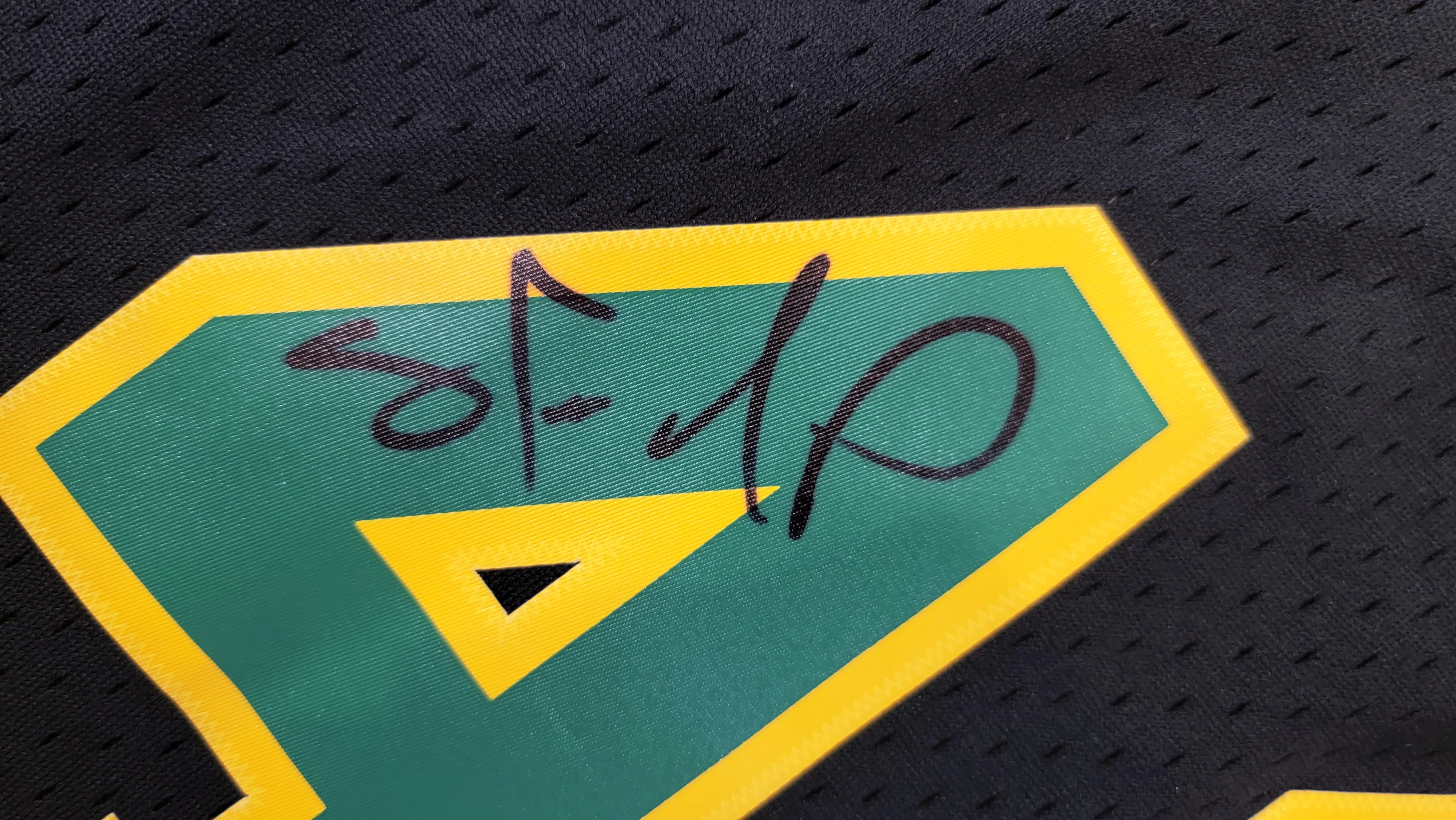 Seattle Supersonics Shawn Kemp Autographed 1994-95 Mitchell & Ness Hardwood Classics Black Jersey Size XXL MCS Holo #93469 - Image 3