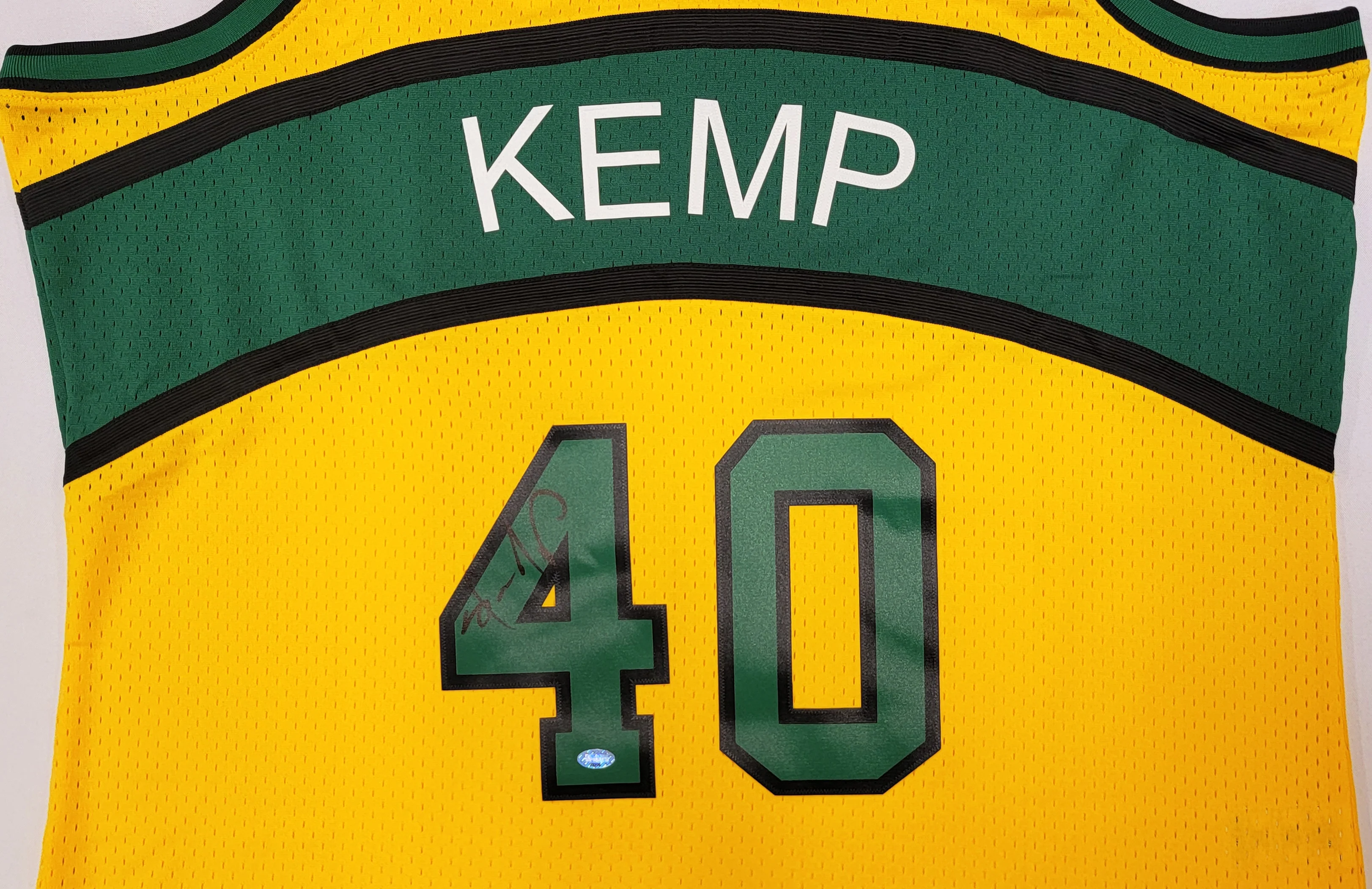 Seattle Supersonics Shawn Kemp Autographed 1994-95 Mitchell & Ness Hardwood Classics Yellow Jersey Size XXL (Signed Twice) MCS Holo #93506 - Image 2