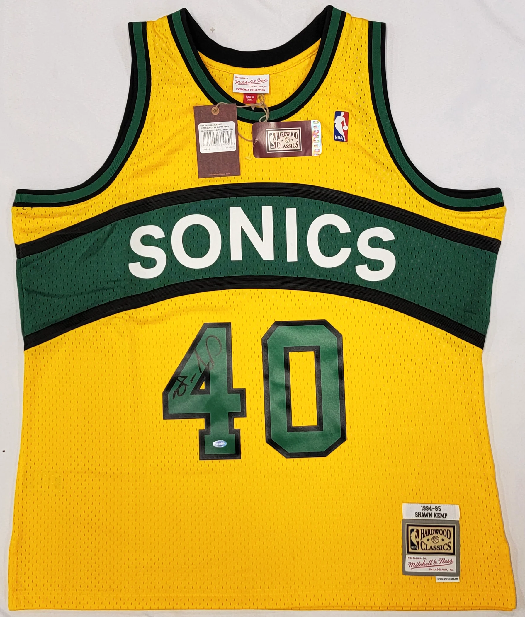 Seattle Supersonics Shawn Kemp Autographed 1994-95 Mitchell & Ness Hardwood Classics Yellow Jersey Size XXL (Signed Twice) MCS Holo #93506 - Image 5