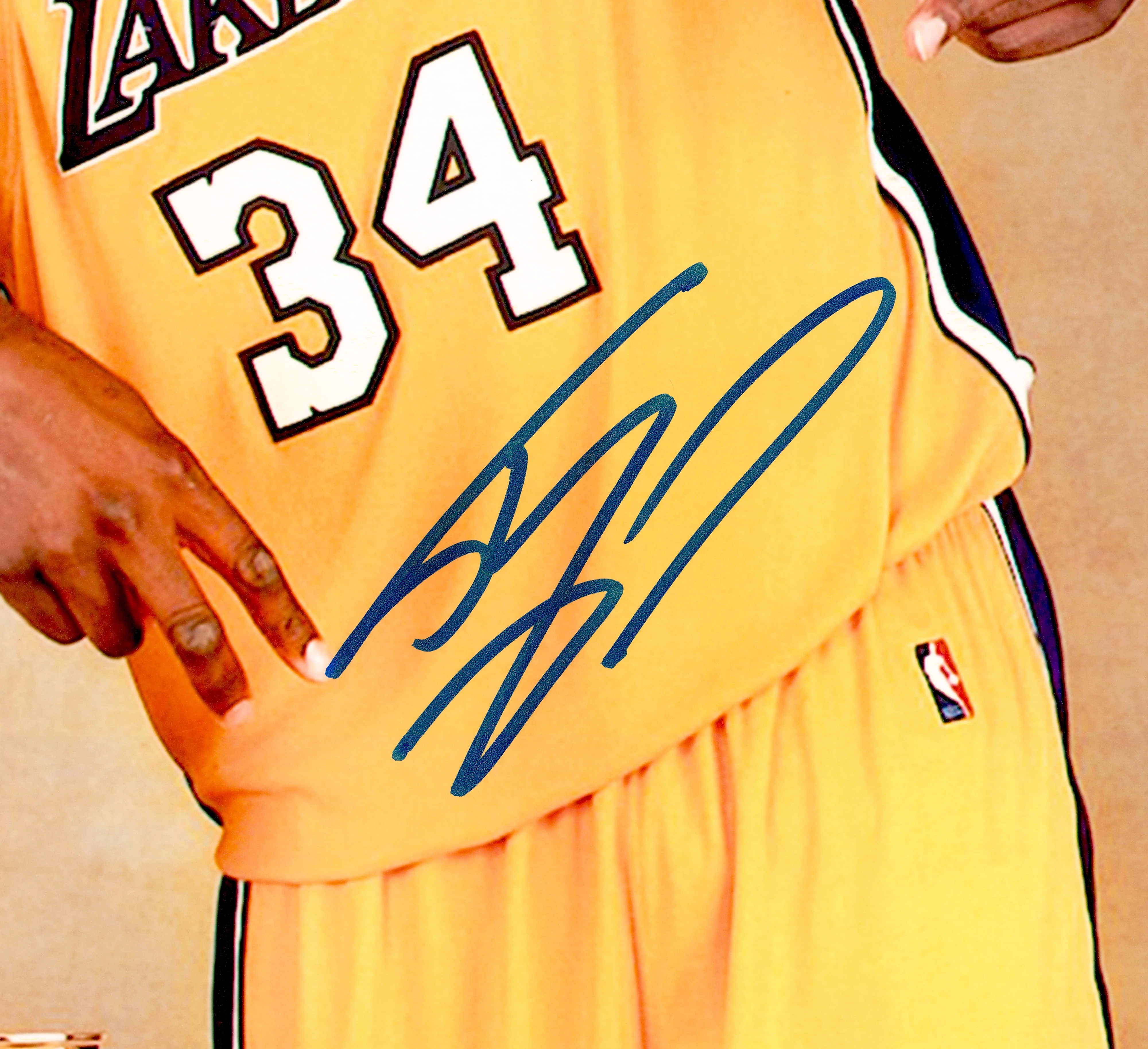 Shaquille Shaq O'Neal Autographed 16x20 Photo Los Angeles Lakers Beckett BAS Witness Stock #262079 - Image 2