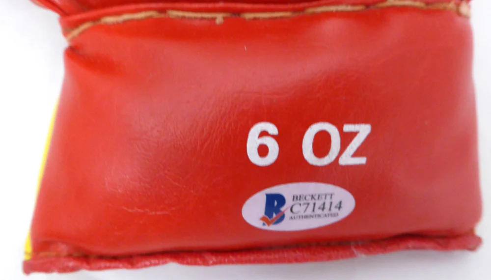 Sir Henry Cooper Autographed Red Boxing Glove Beckett BAS #C71414 - Image 3