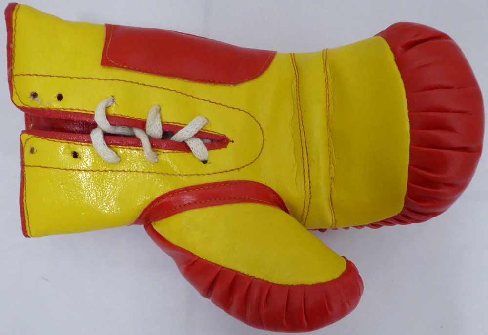 Sir Henry Cooper Autographed Red Boxing Glove Beckett BAS #C71414 - Image 4