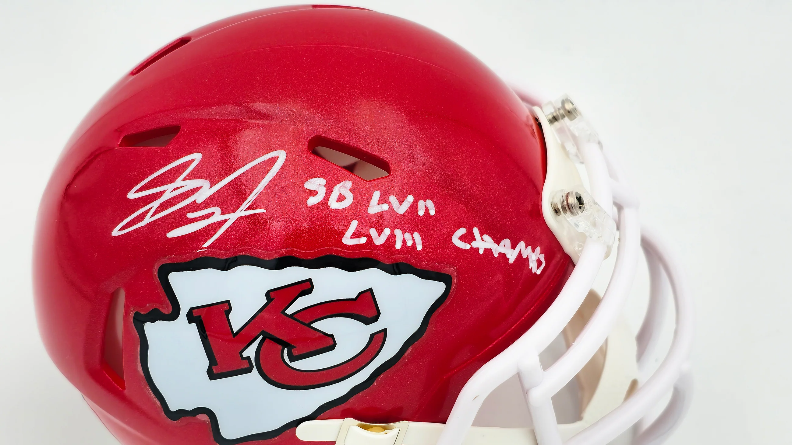 Skyy Moore Autographed Kansas City Chiefs Red Speed Mini Helmet "SB LVII LVIII Champs" Beckett BAS Witness Stock #224839 - Image 2