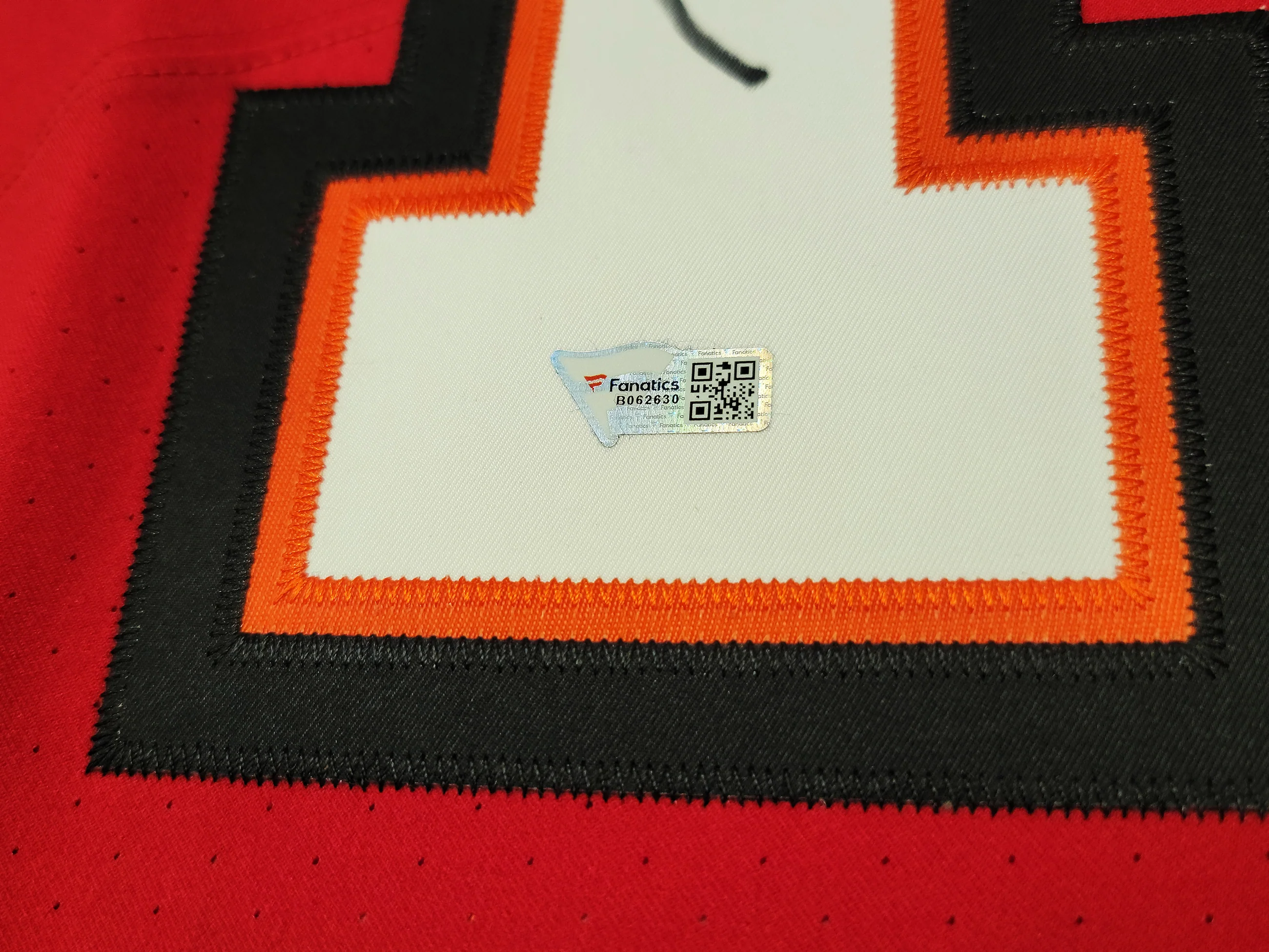 Tampa Bay Buccaneers Tom Brady Autographed Red Nike Vapor Elite Jersey Size 52 Fanatics Holo #B062630 - Image 4