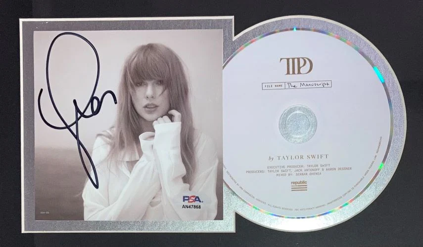 Taylor Swift Signed Framed Tortured Poets CD Insert w/ 11x14 Photo PSA/DNA - Image 2