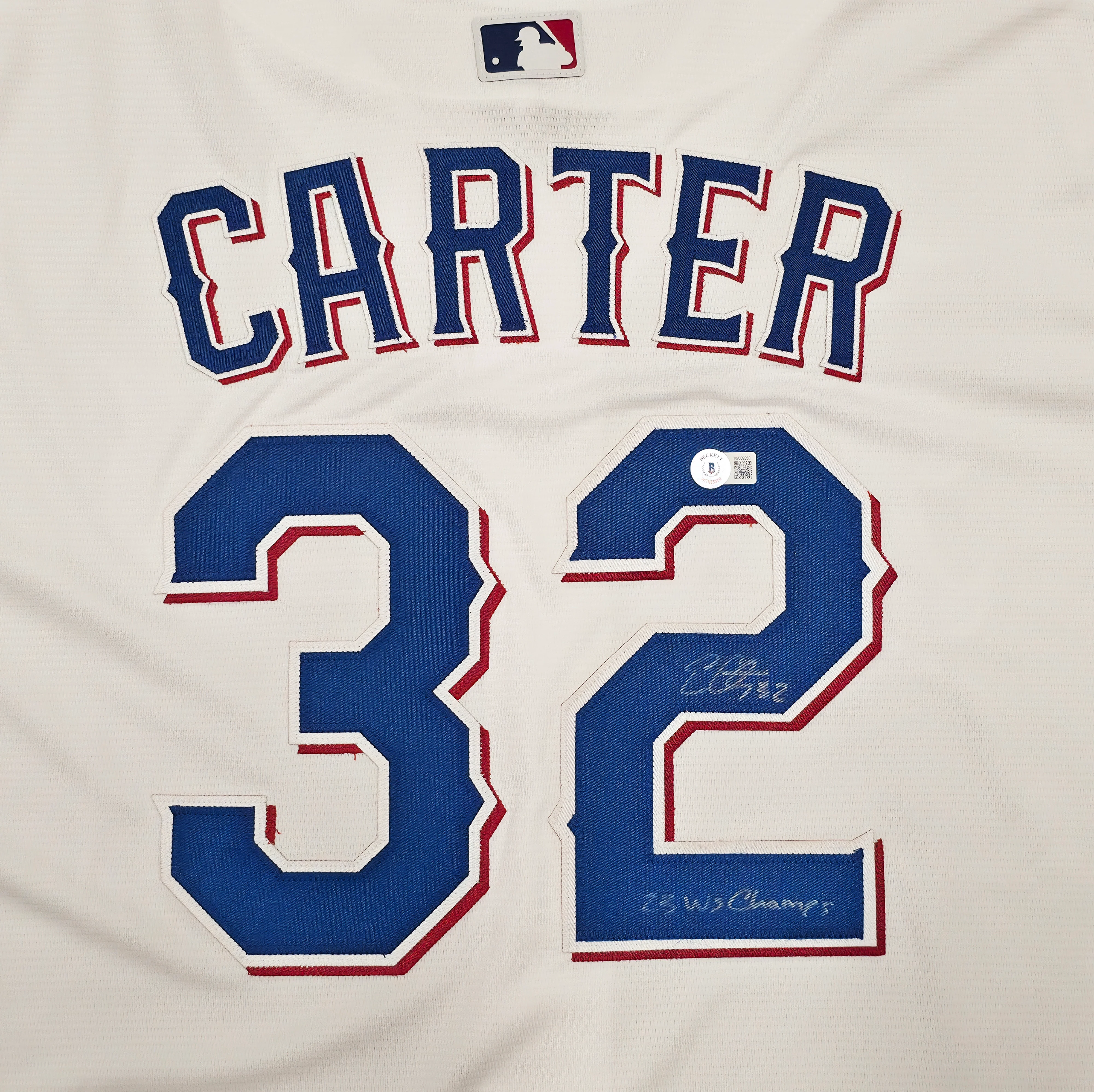 Texas Rangers Evan Carter Autographed White Nike Jersey Size XL "23 WS Champs" Beckett BAS Witness Stock #252437 - Image 2