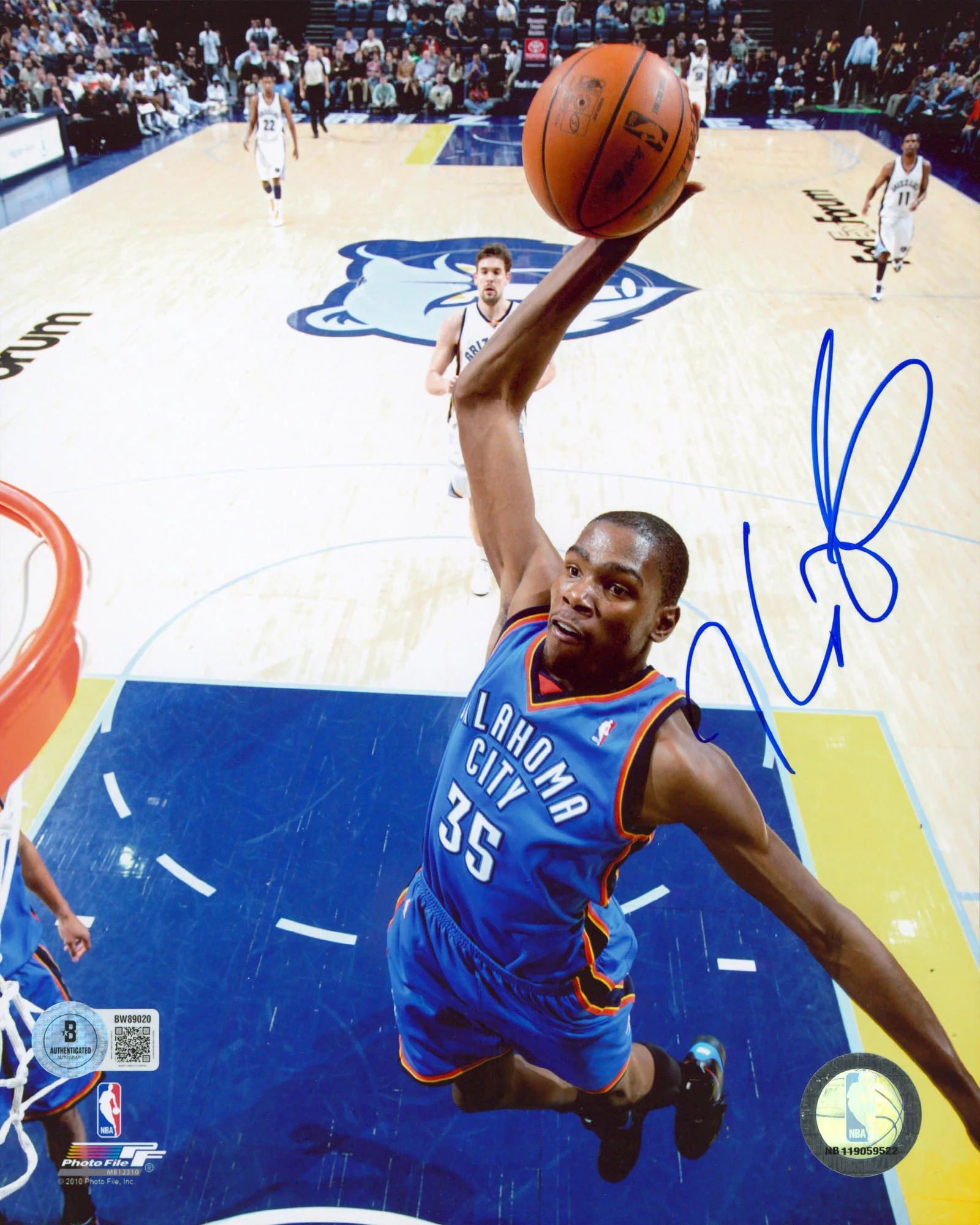 Thunder Kevin Durant Authentic Signed 8x10 Vertical Photo BAS #BW89020