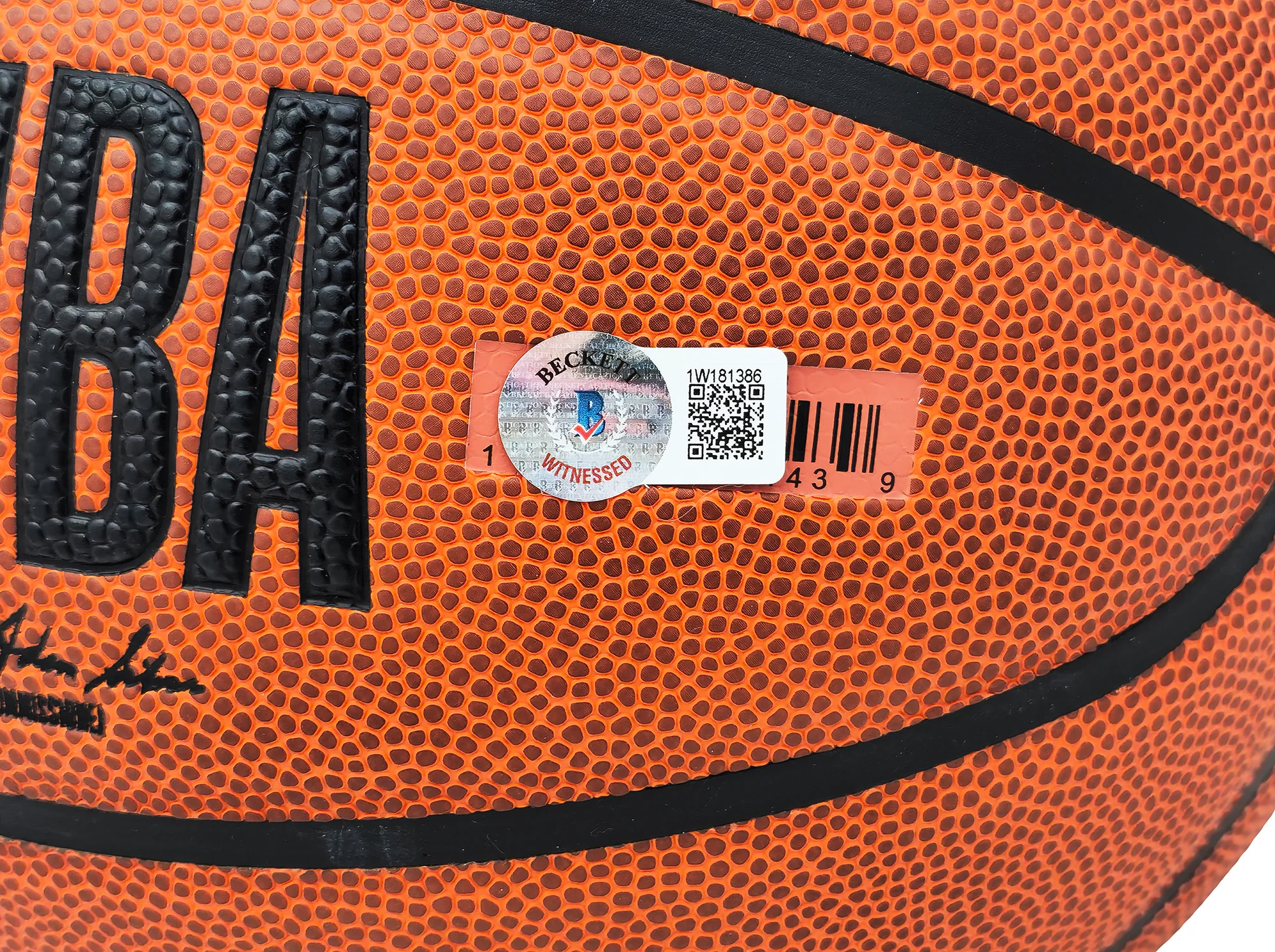 Tony Parker Autographed Authentic Leather San Antonio Spurs Logo Basketball San Antonio Spurs Beckett BAS Witness Stock #222837 - Image 5