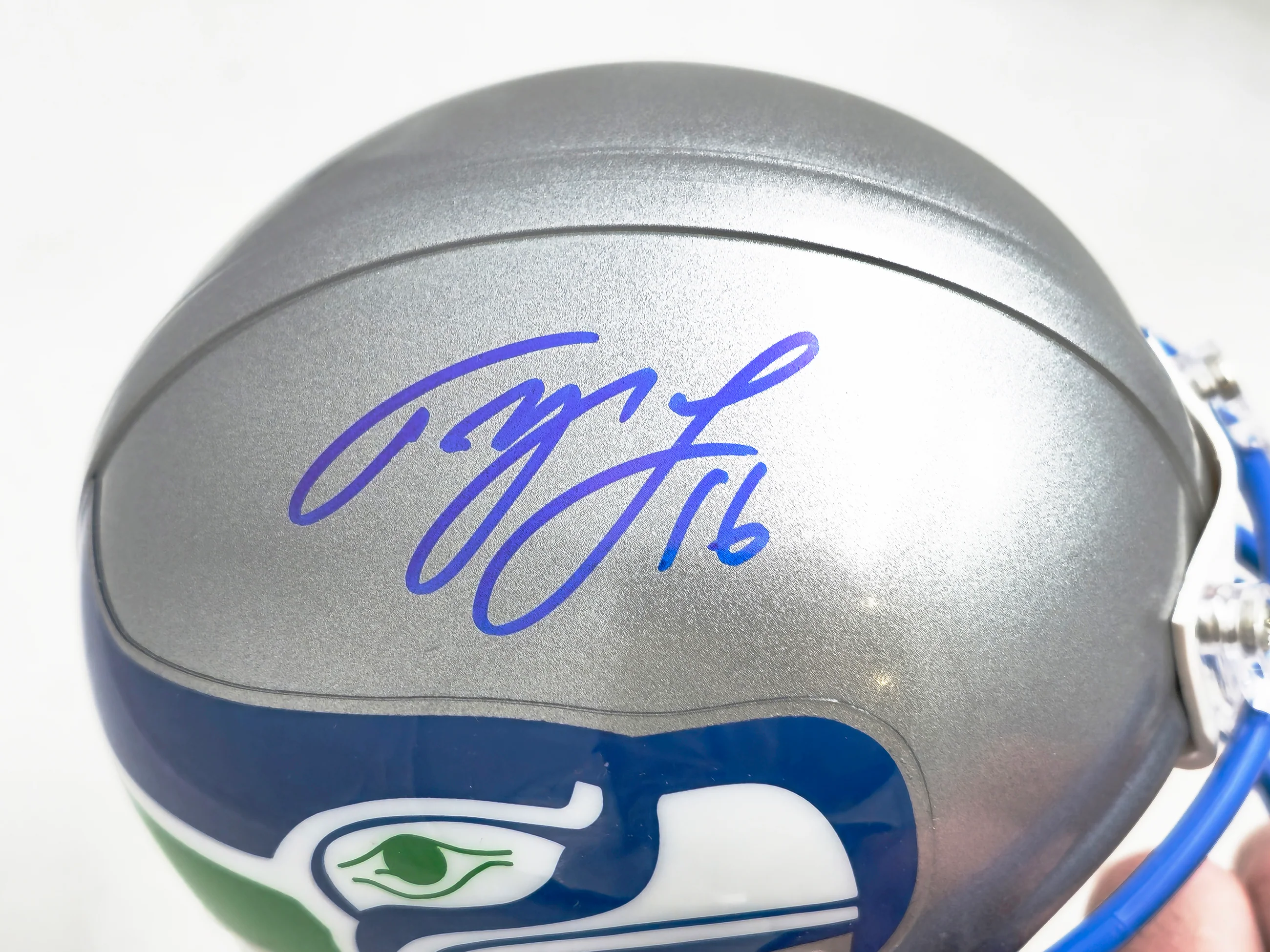 Tyler Lockett Autographed Seattle Seahawks 1983-2001 Silver Throwback Speed Mini Helmet MCS Holo Stock #222033 - Image 2