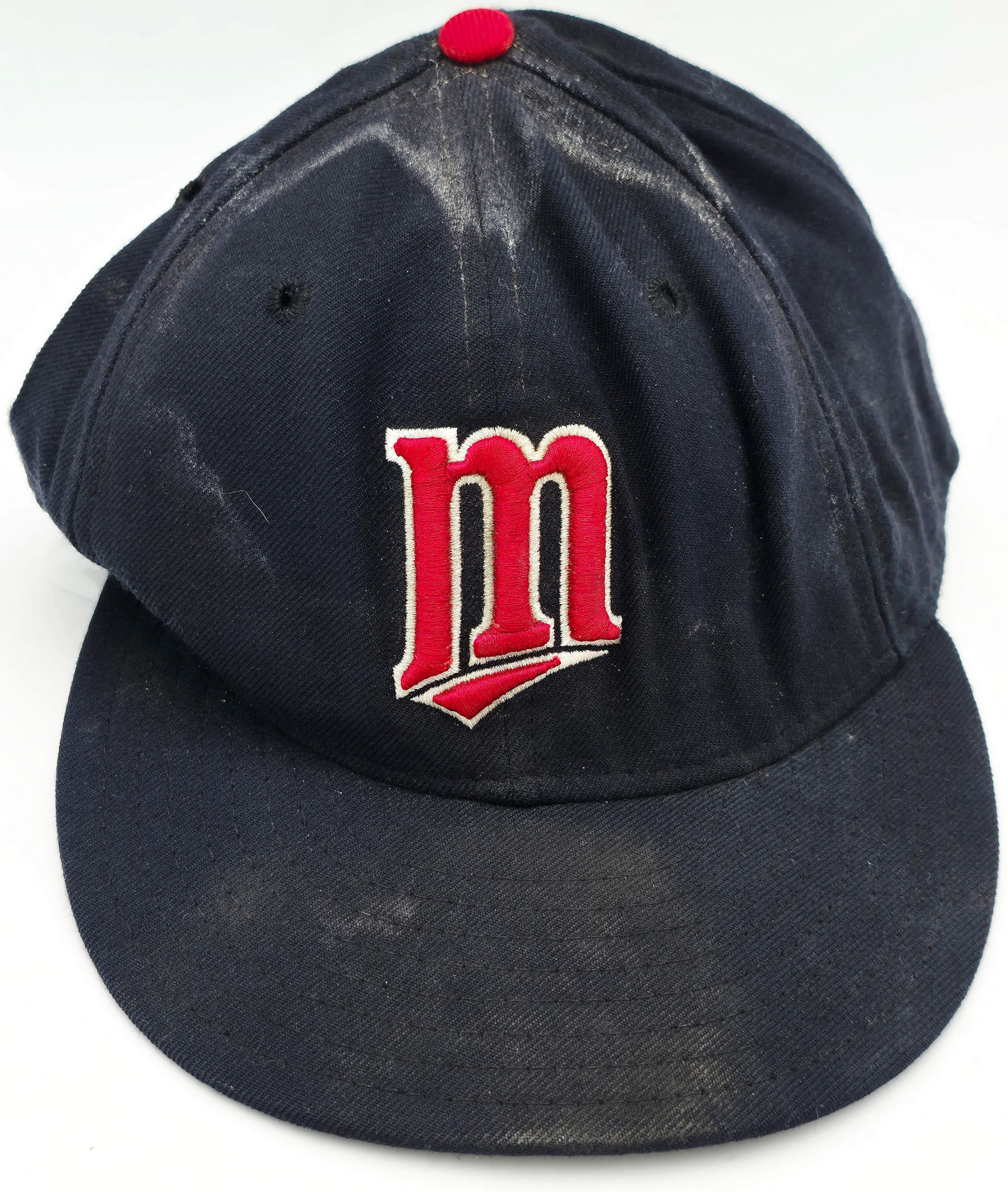 Unsigned Minnesota Twins 2005 Game Used Hat SKU #254184 - Image 2