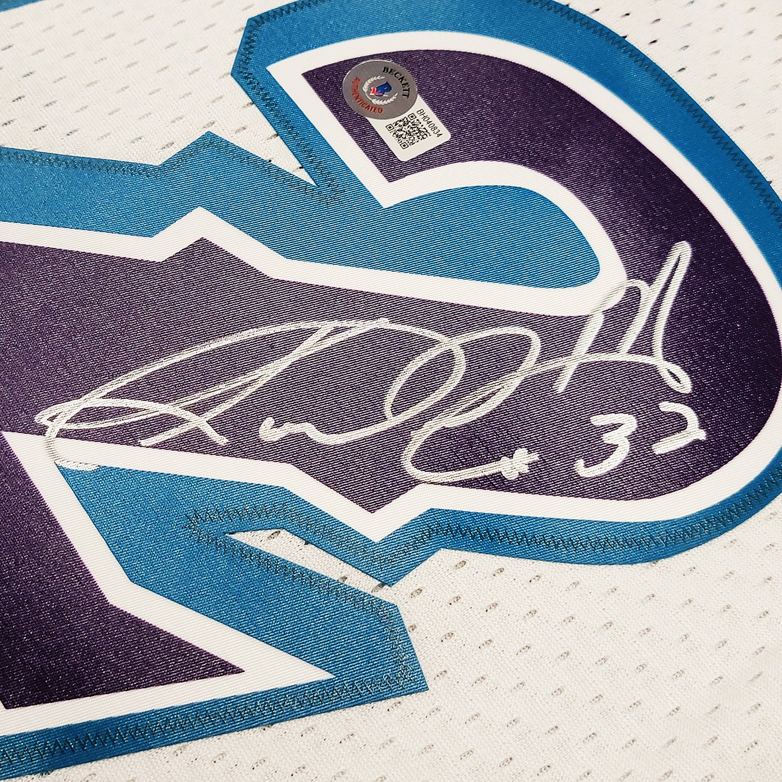 Utah Jazz Karl Malone Autographed White Authentic Mitchell & Ness Jersey Size XL Beckett BAS Stock #211873 - Image 3