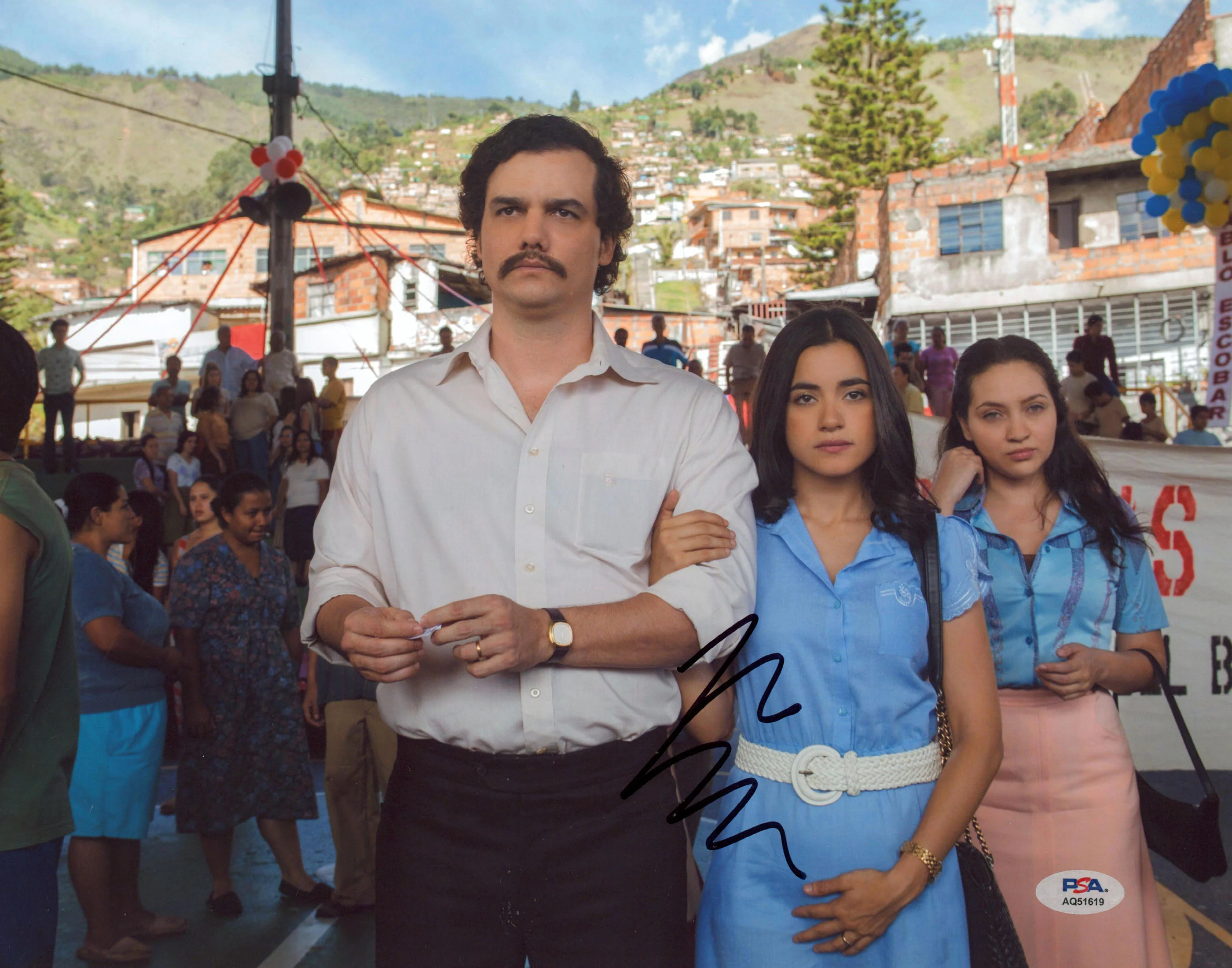 Wagner Moura NARCOS Authentic Signed 11x14 Horizontal Photo PSA/DNA #AQ51619 - Image 2
