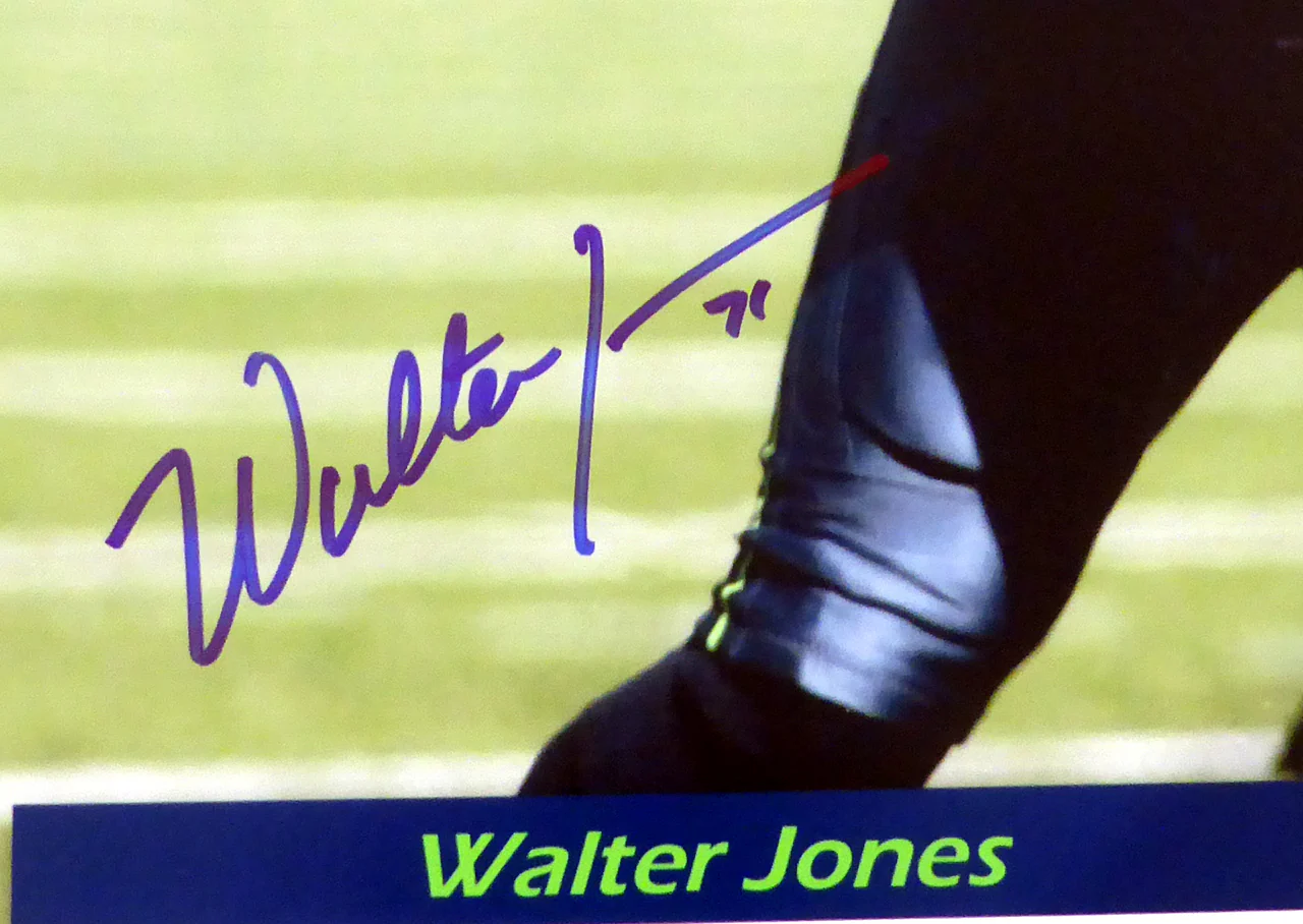 Walter Jones Autographed 16x20 Photo Seattle Seahawks MCS Holo Stock #72811 - Image 2