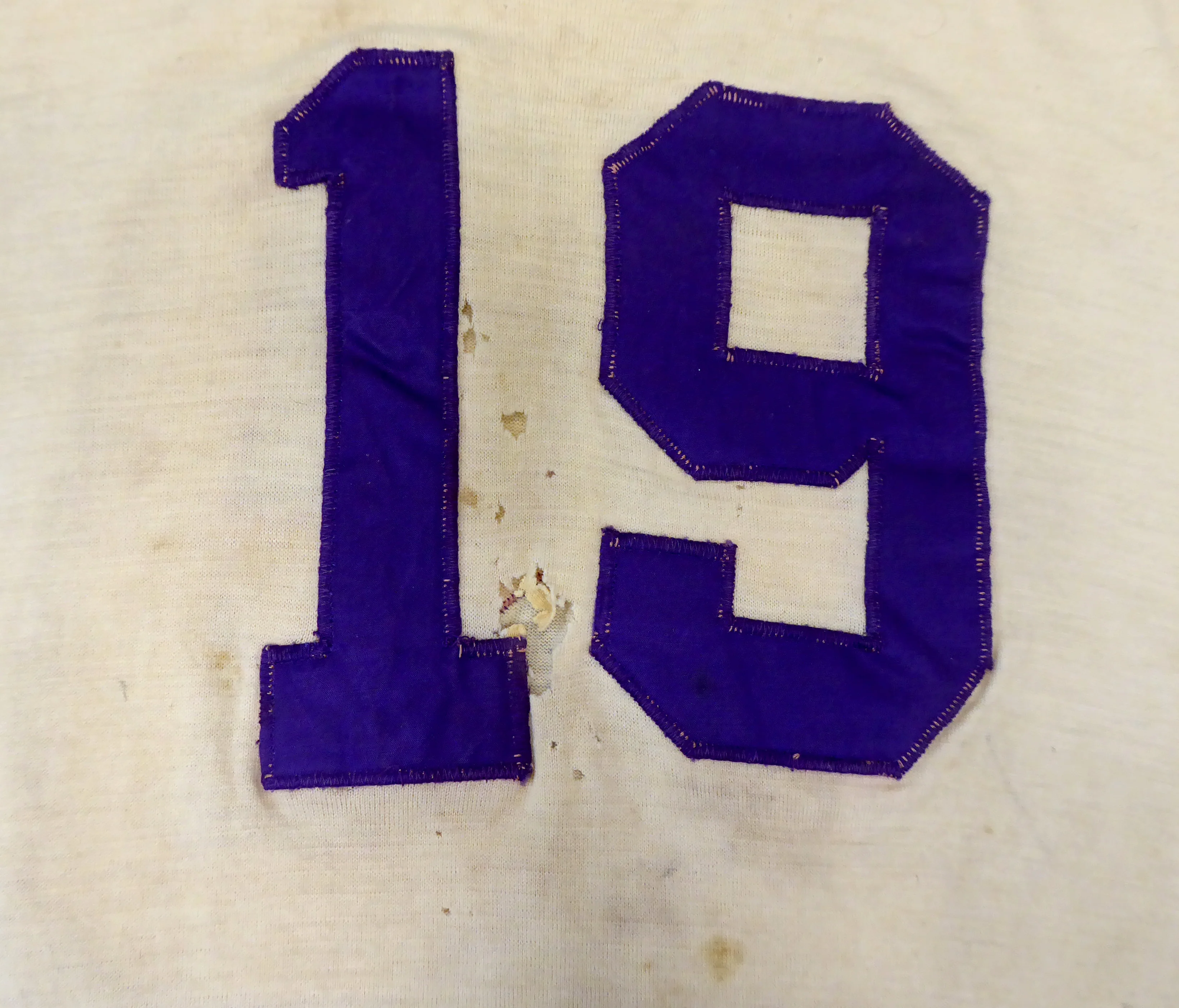 Washington Huskies Bill Early Circa 1949-1951 Game Used White Jersey Unsigned SKU #193839 - Image 4
