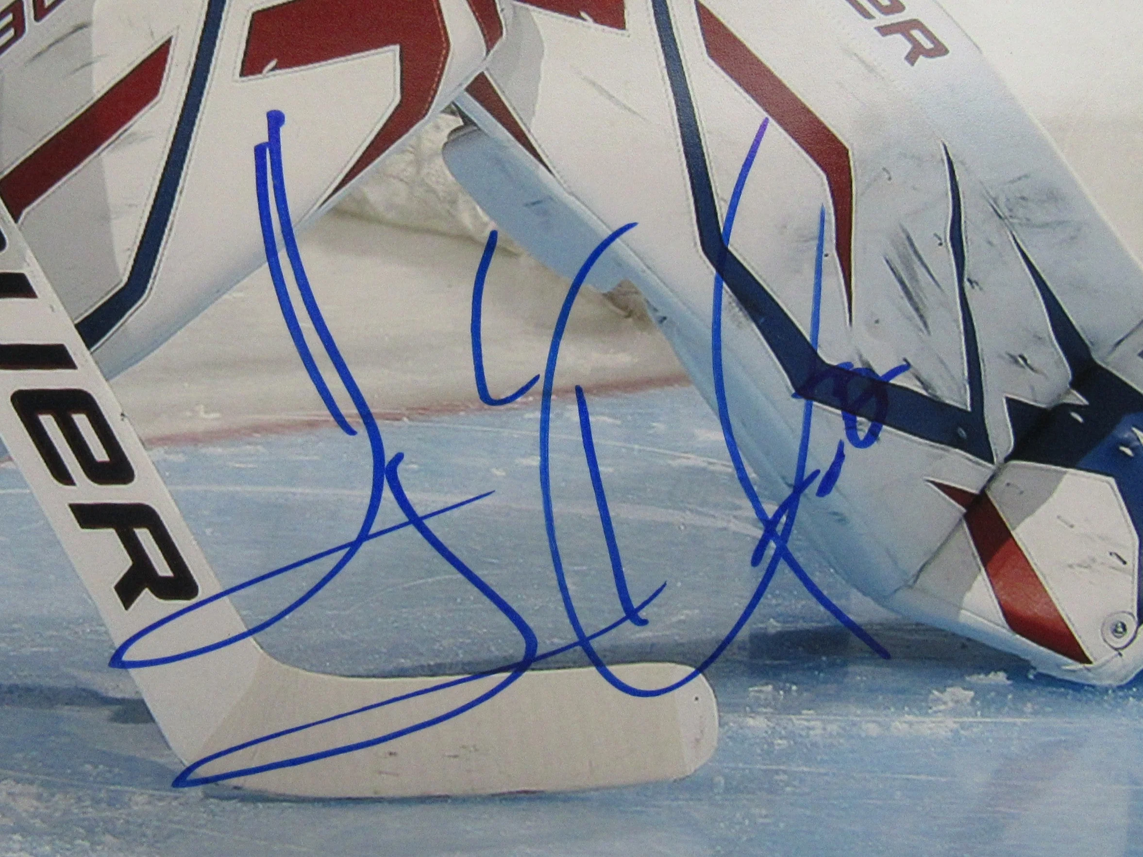 Henrik Lundqvist Signed Auto 11x14 Photo JSA CM07477 - Image 2