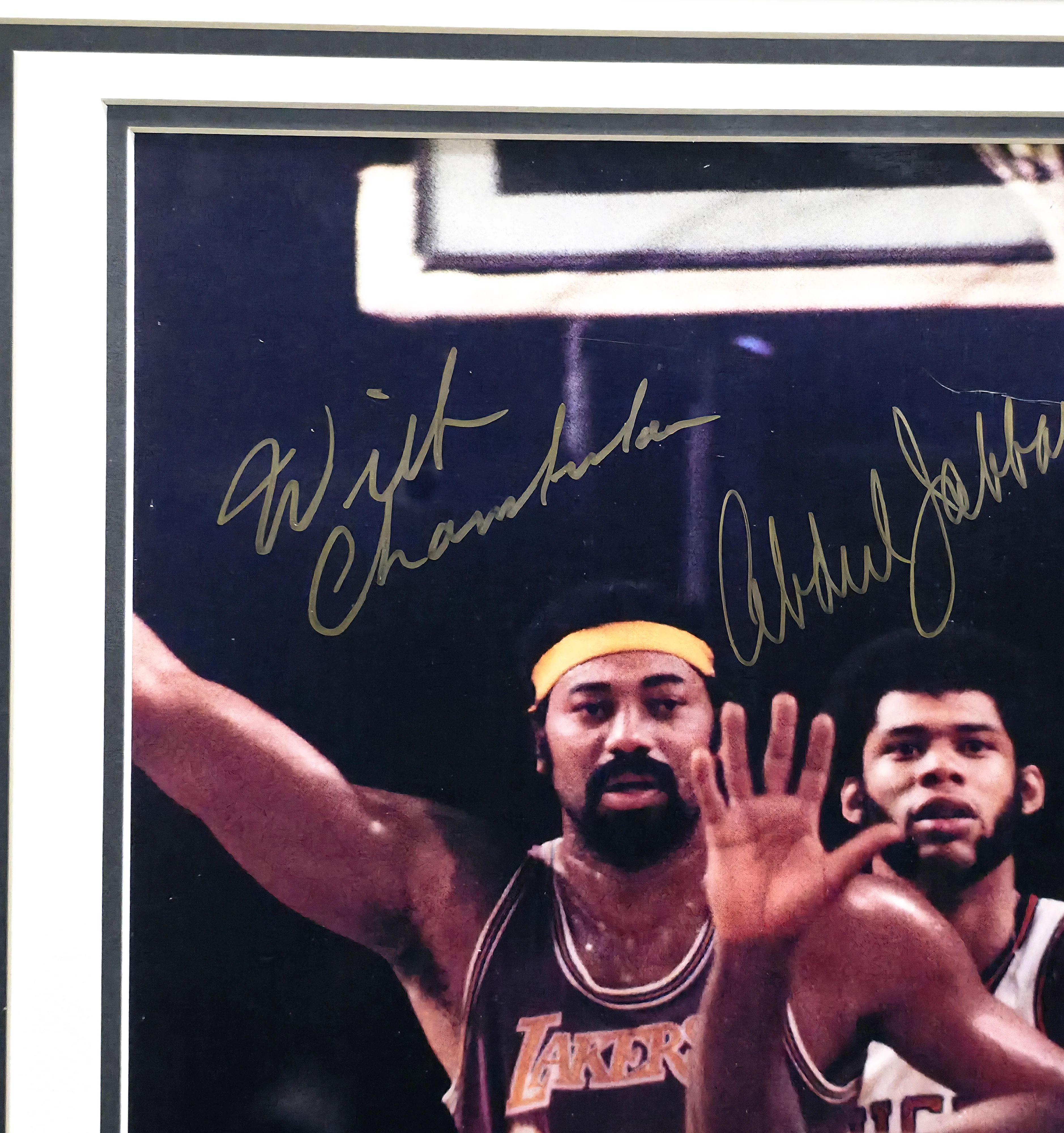 Wilt Chamberlain, Kareem Abdul-Jabbar & Oscar Robertson Autographed Framed 16x20 Photo Auto Grade Gem Mint 10 Beckett BAS #AE16662 - Image 3